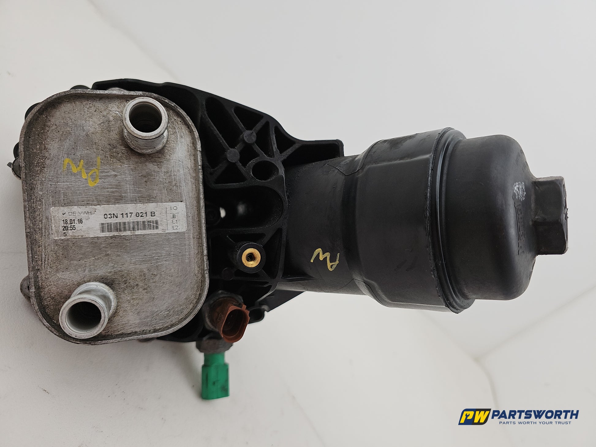 Audi A6 S Line 2.0l Diesel Oil Cooler And Filter Housing 03n117021b 2011-2018 - photo 5