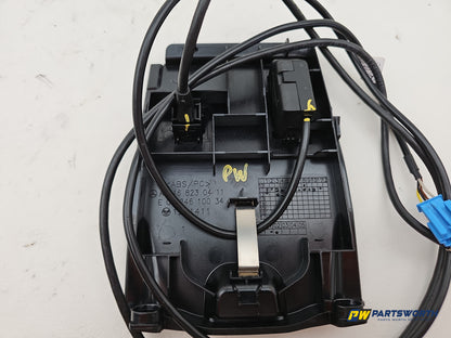 Mercedes-Benz B180 B-Class W246 Usb Socket Port Outlet With Trim A2468230411 - photo 5