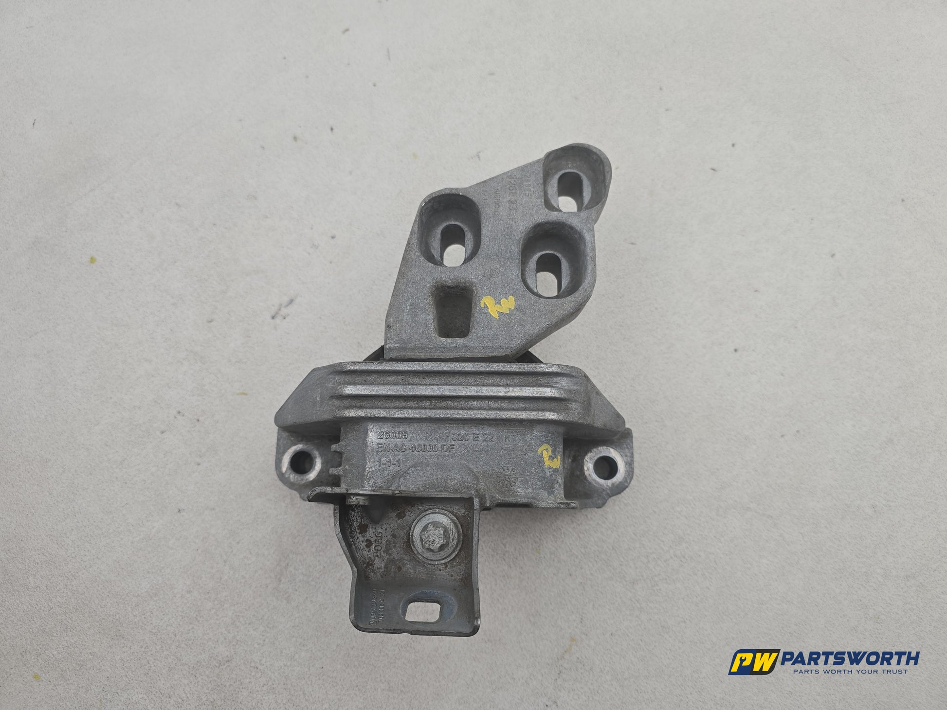 Mercedes-Benz B180 B-Class W246 Engine Mounting Bracket A24624002 2011-2018 - photo 5