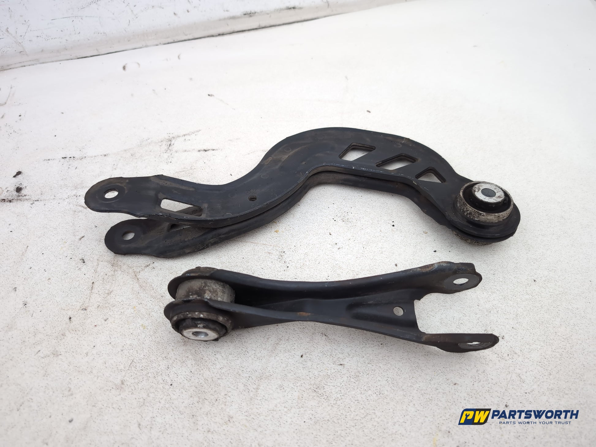 Suspension Arm Rear Wishbone LH 5