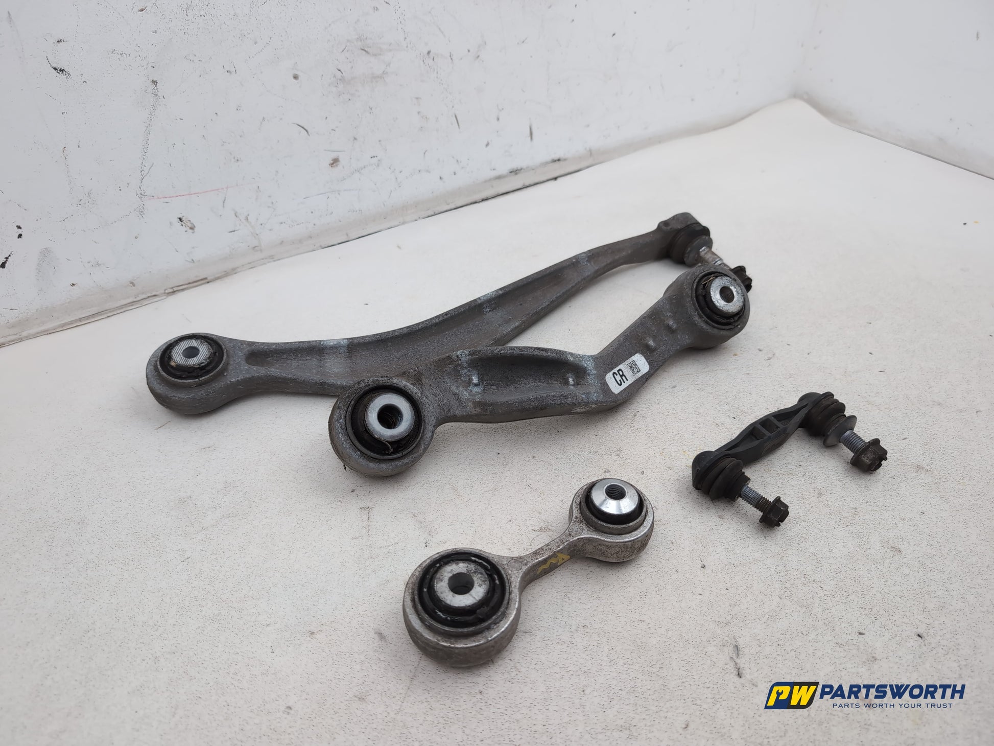 Suspension Arm Rear Wishbone LH 5