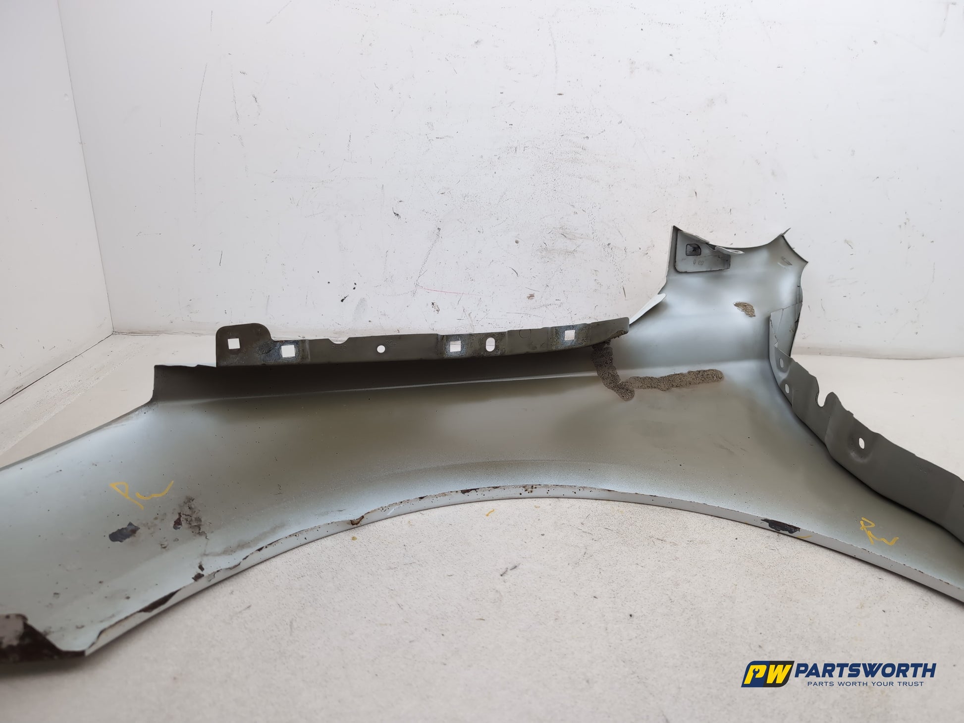 Wing Front RH 11