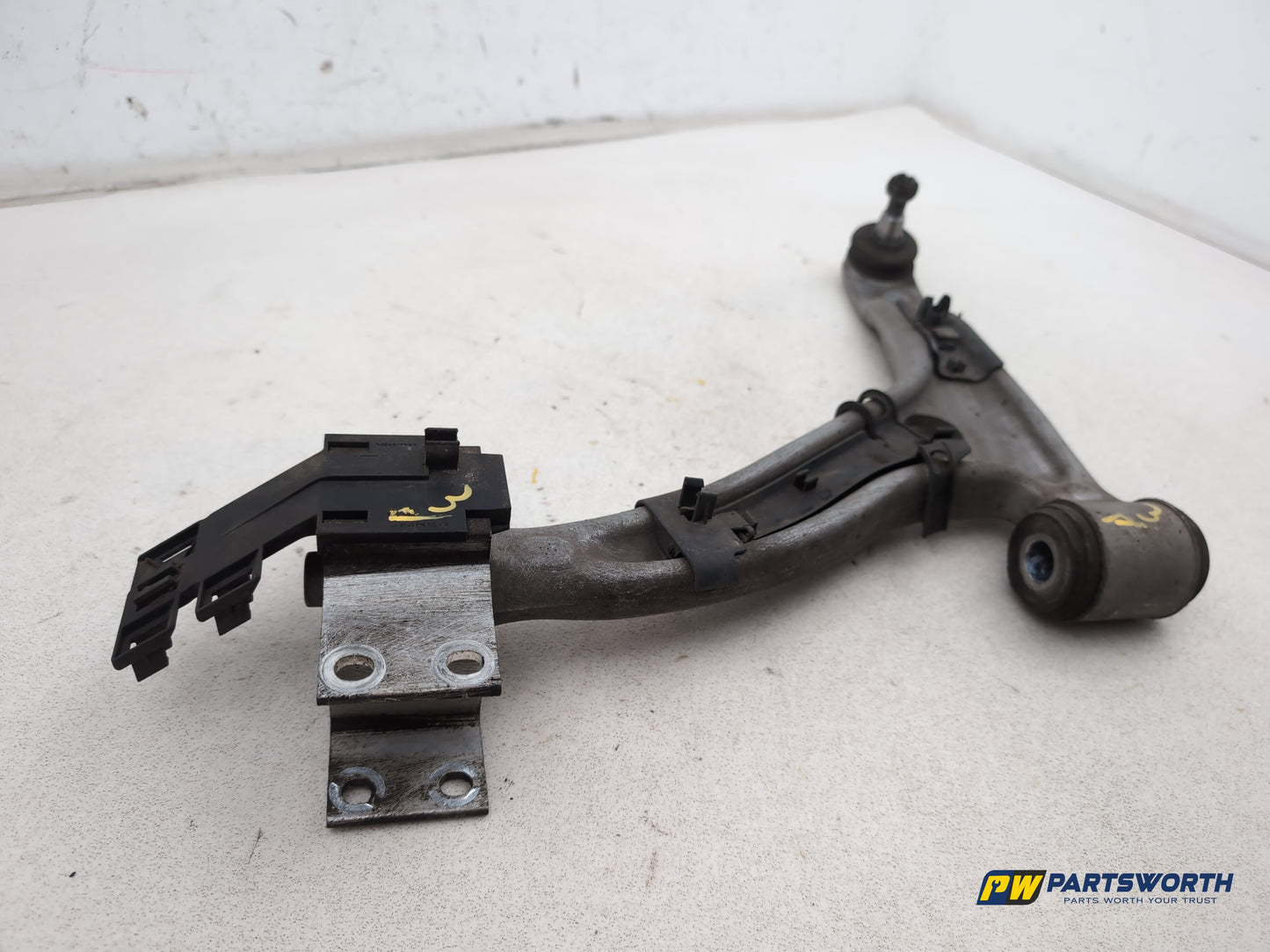 Mercedes B Class W246 Front Left Side Passenger Lower Arm Wishbone 2011-2018 - photo 5