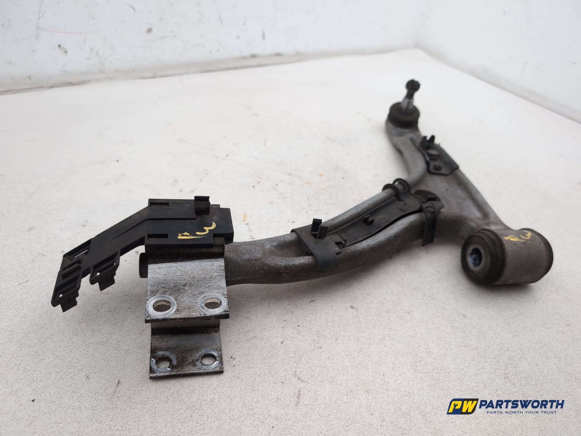 Mercedes B Class W246 Front Left Side Passenger Lower Arm Wishbone 2011-2018 - photo 5