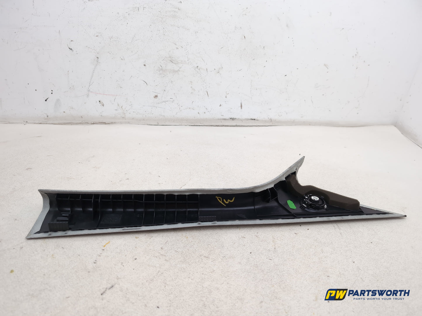 LH A Pillar Trim  5