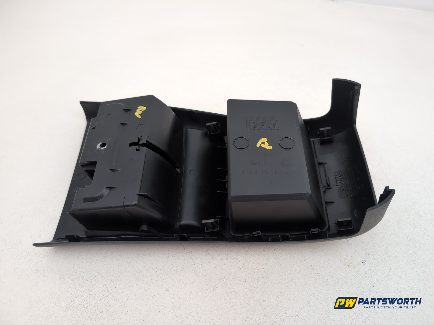 Mercedes-Benz B160 B-Class W245 Rear Centre Console Storage Trim A1696830091 - photo 5