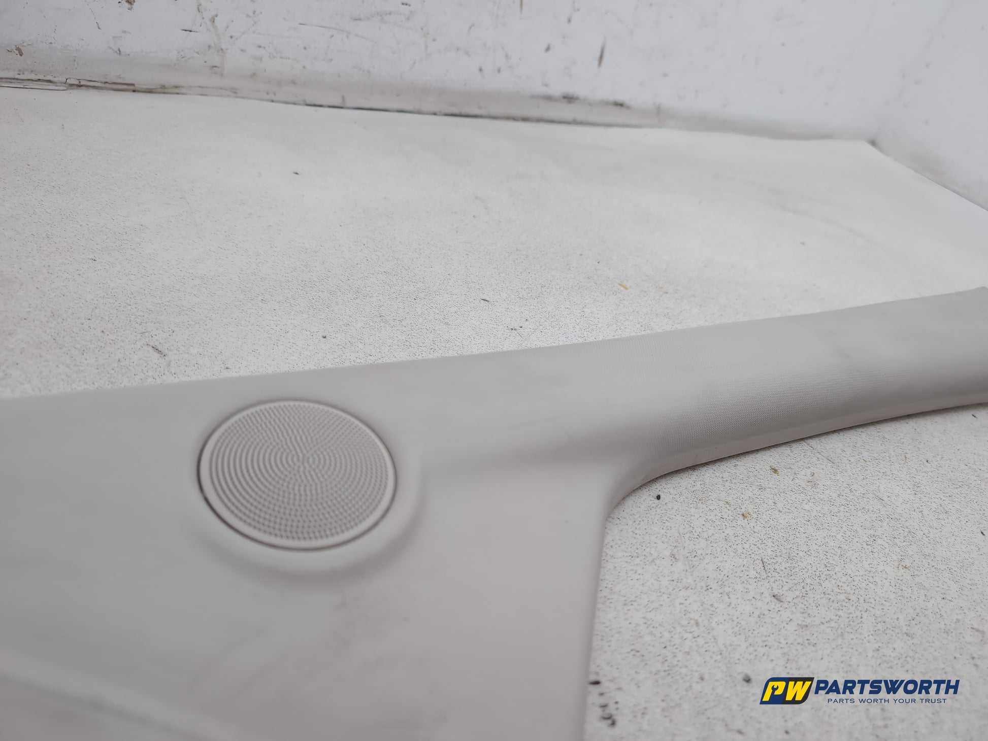 RH A Pillar Trim  4