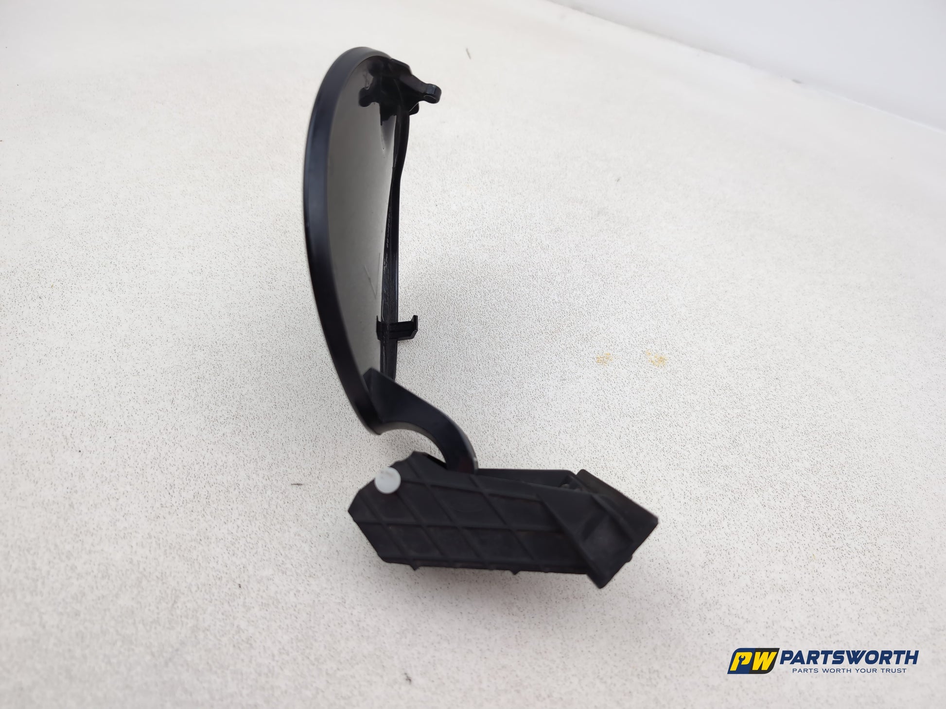 Fuel Filler Flap 4