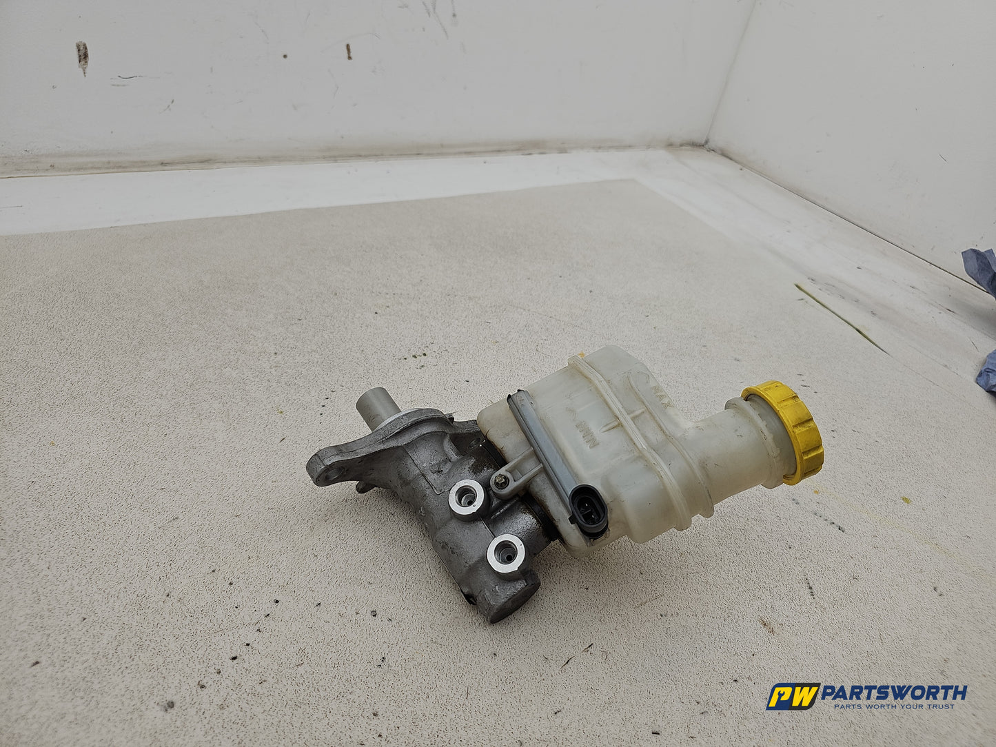 Brake Master Cylinder Assembly 4