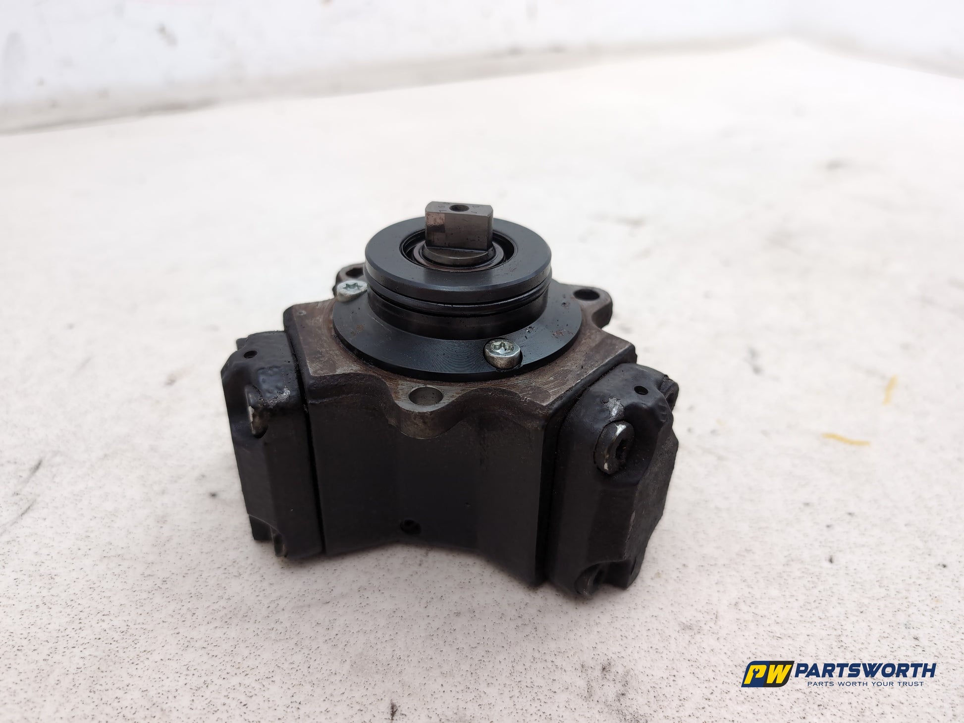 High pressure fuel pump 4