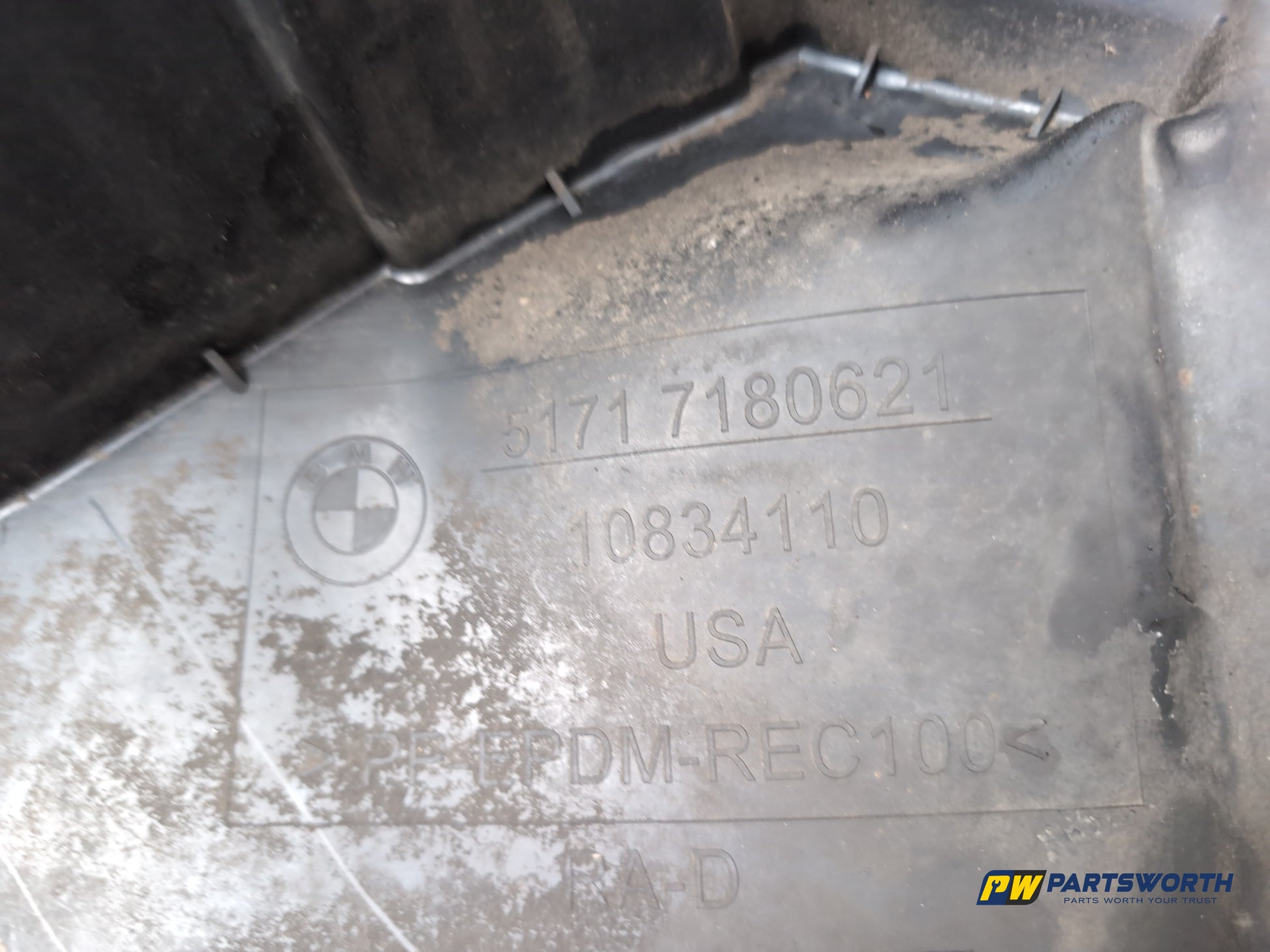 Moulding Wheel Arch Front LH 4