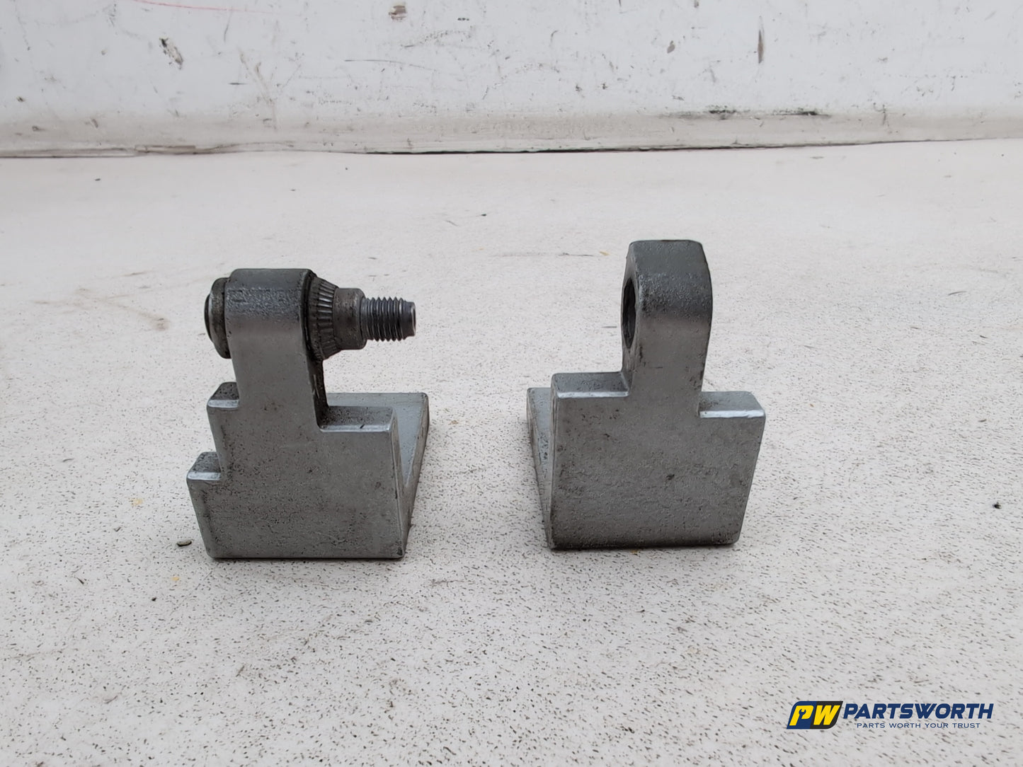 LH Front Door Hinge Pair  4