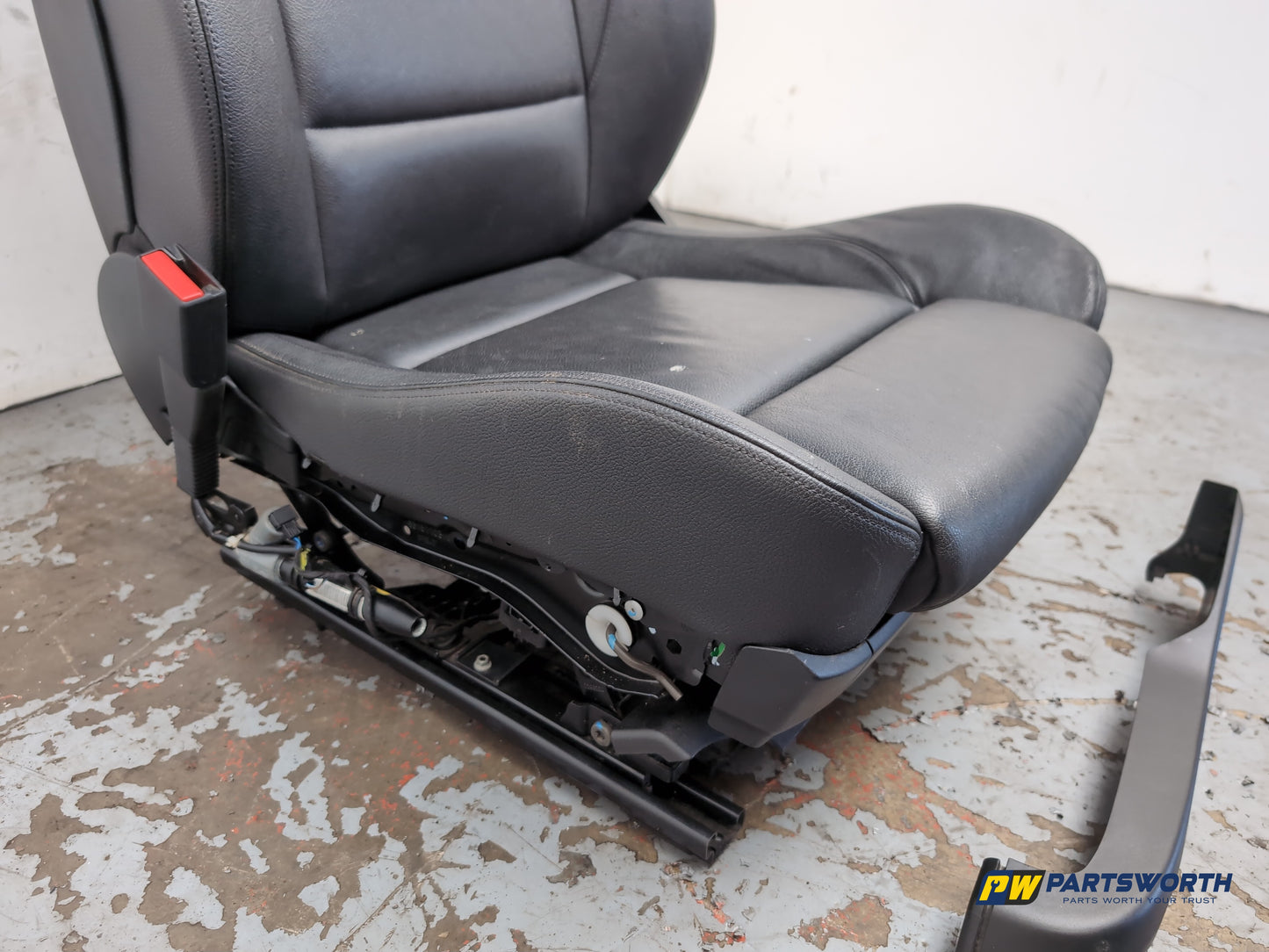 Seat Front LH 4