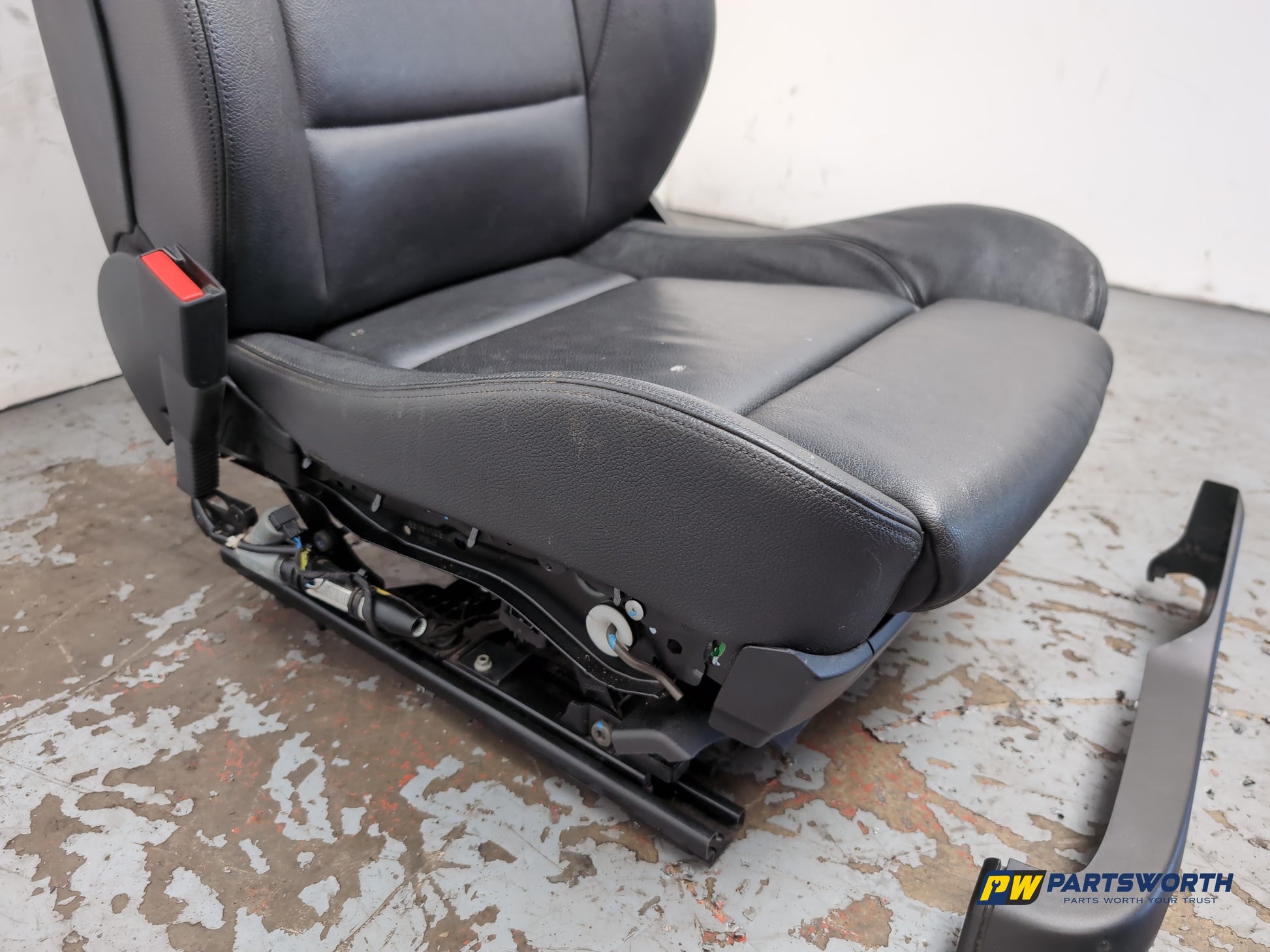 Seat Front LH 4