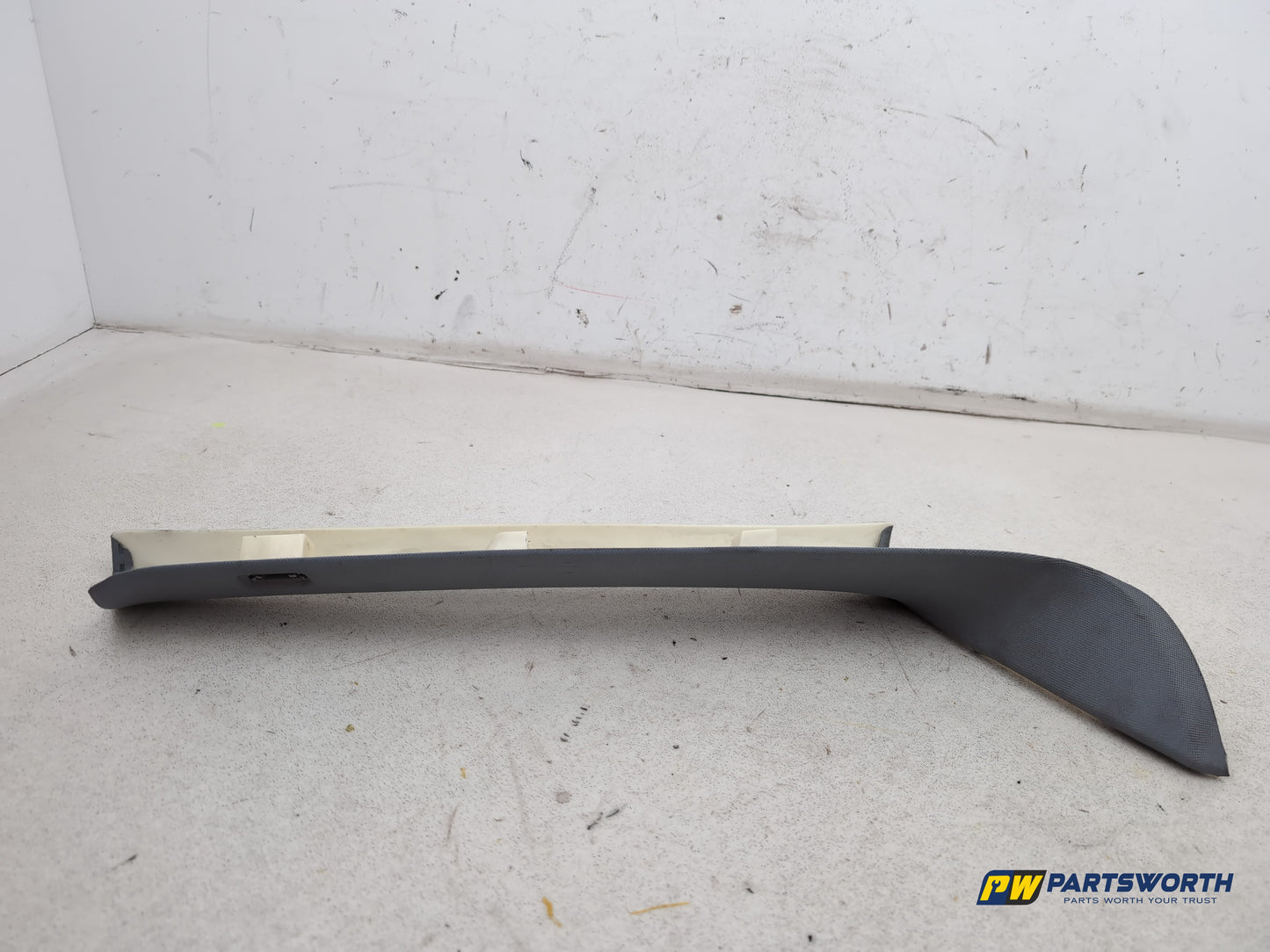 LH A Pillar Trim  4