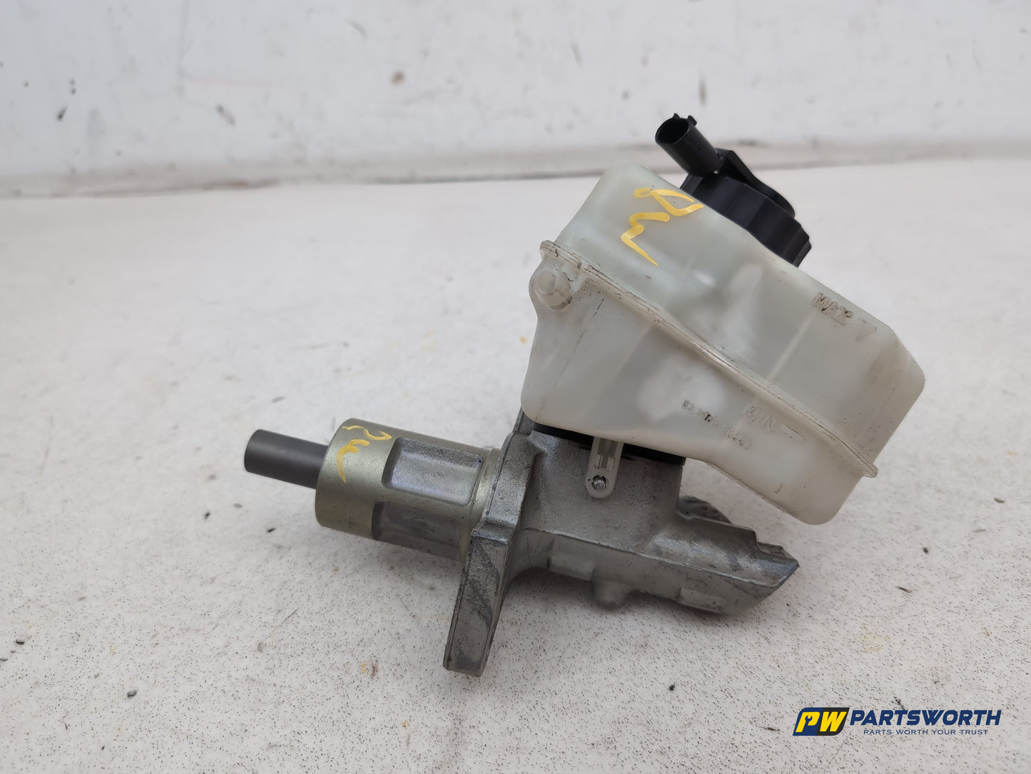 Brake Master Cylinder Assembly 4