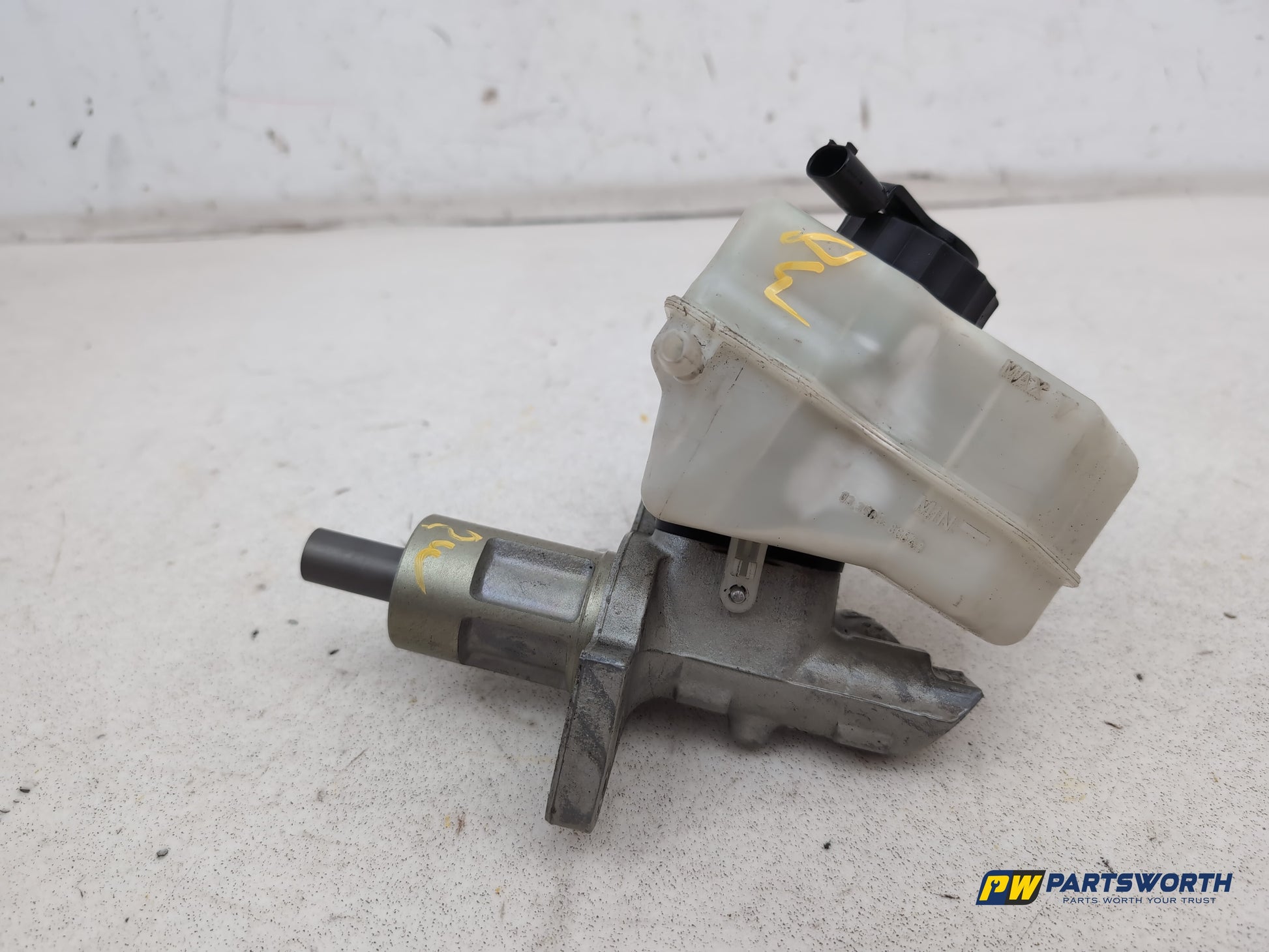 Brake Master Cylinder Assembly 4