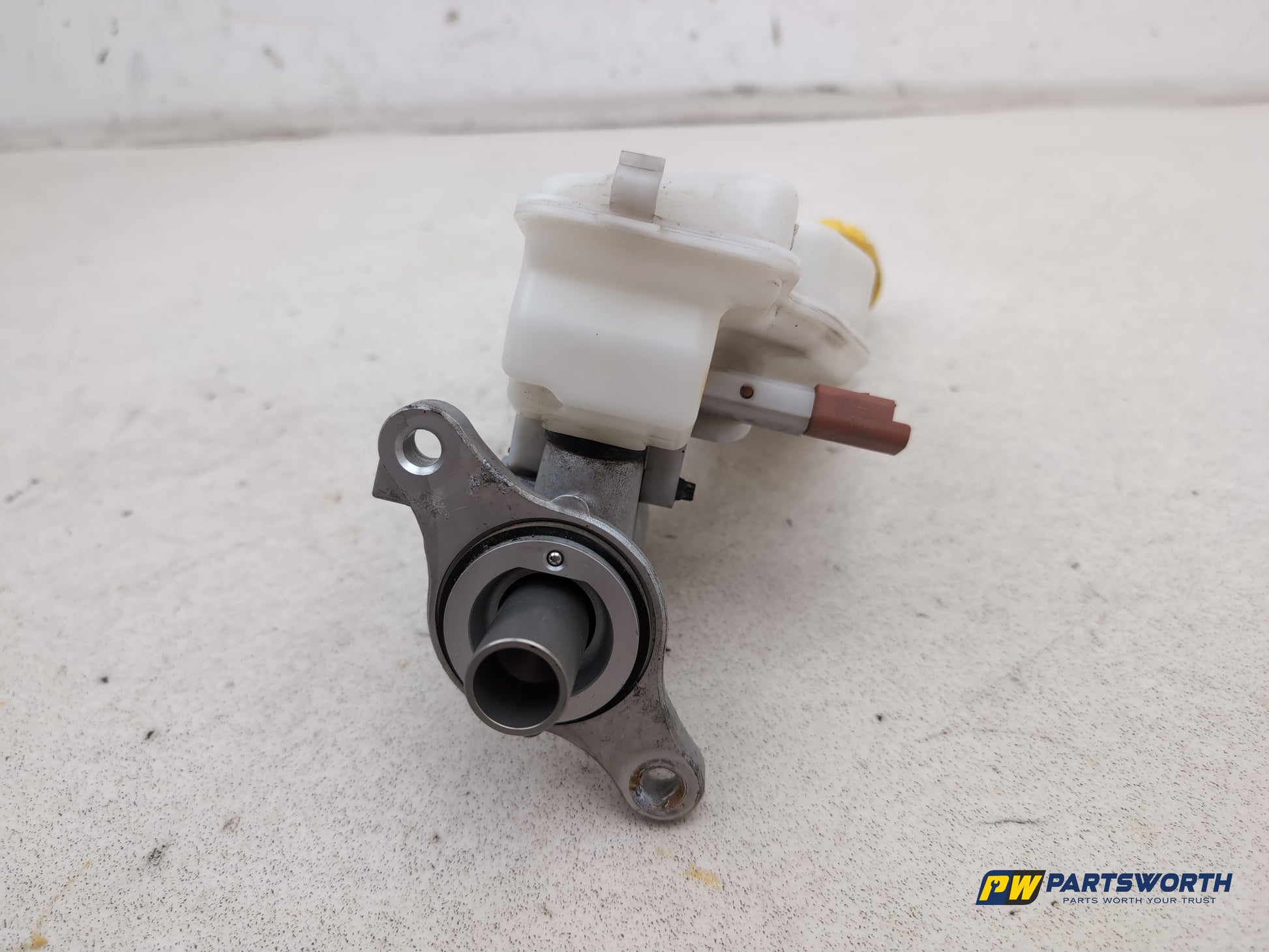 Brake Master Cylinder Assembly 4