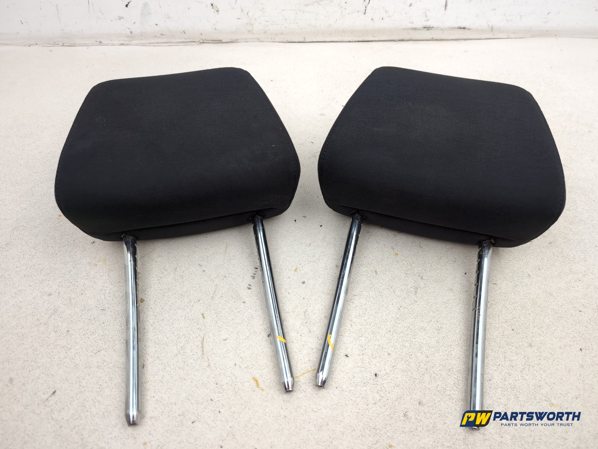 Headrest Front Pair 4