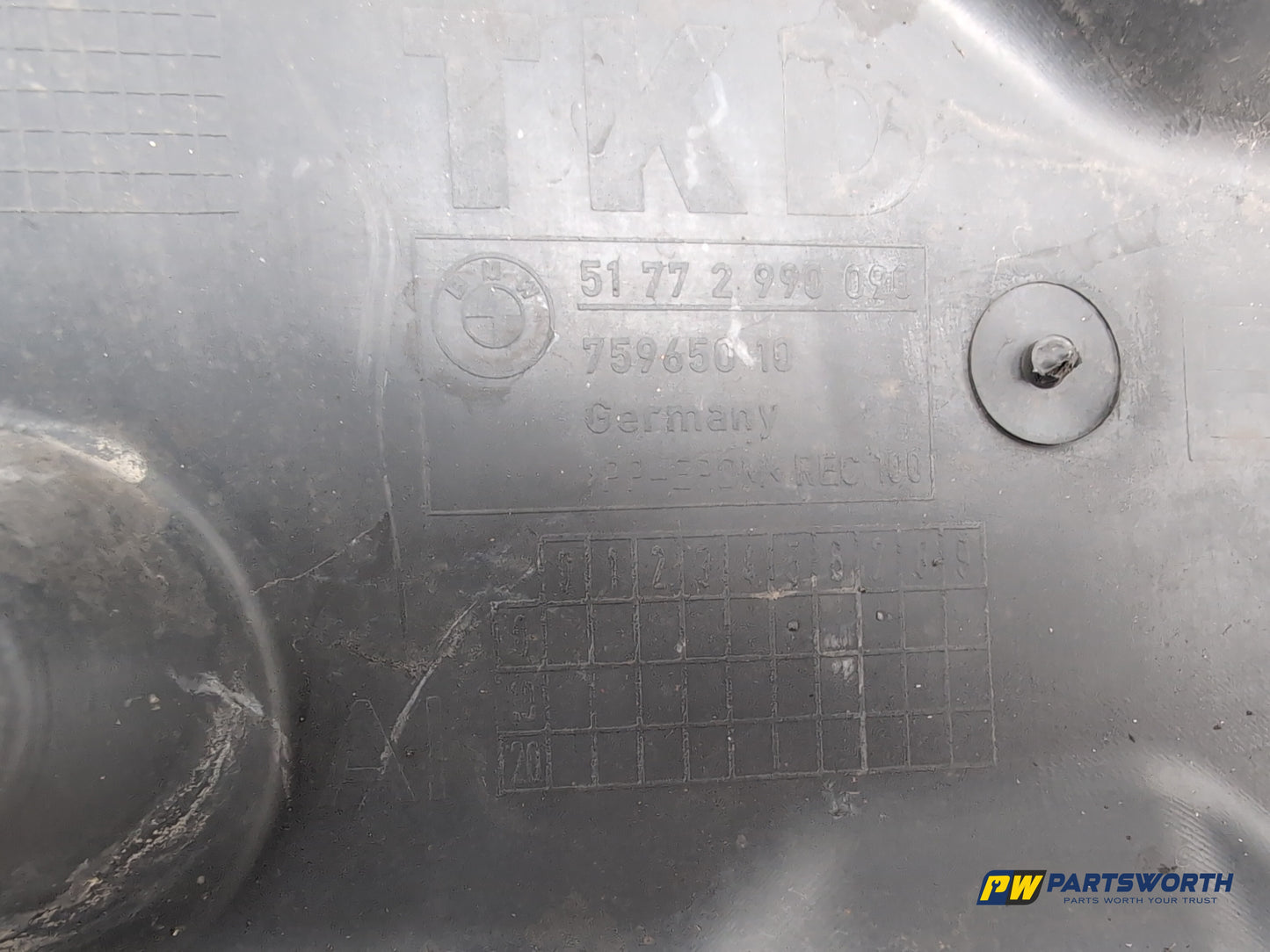 Moulding Wheel Arch Front LH 4