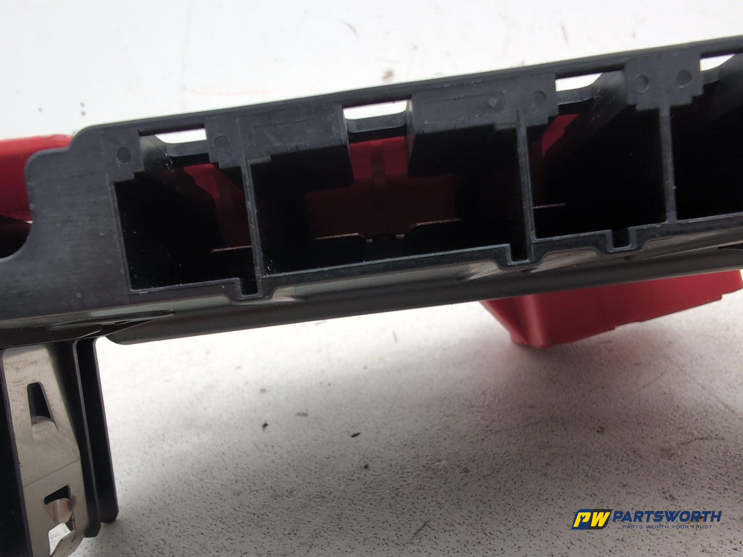 Positive Pole Battery Power Boot Distribution Fuse Box 4