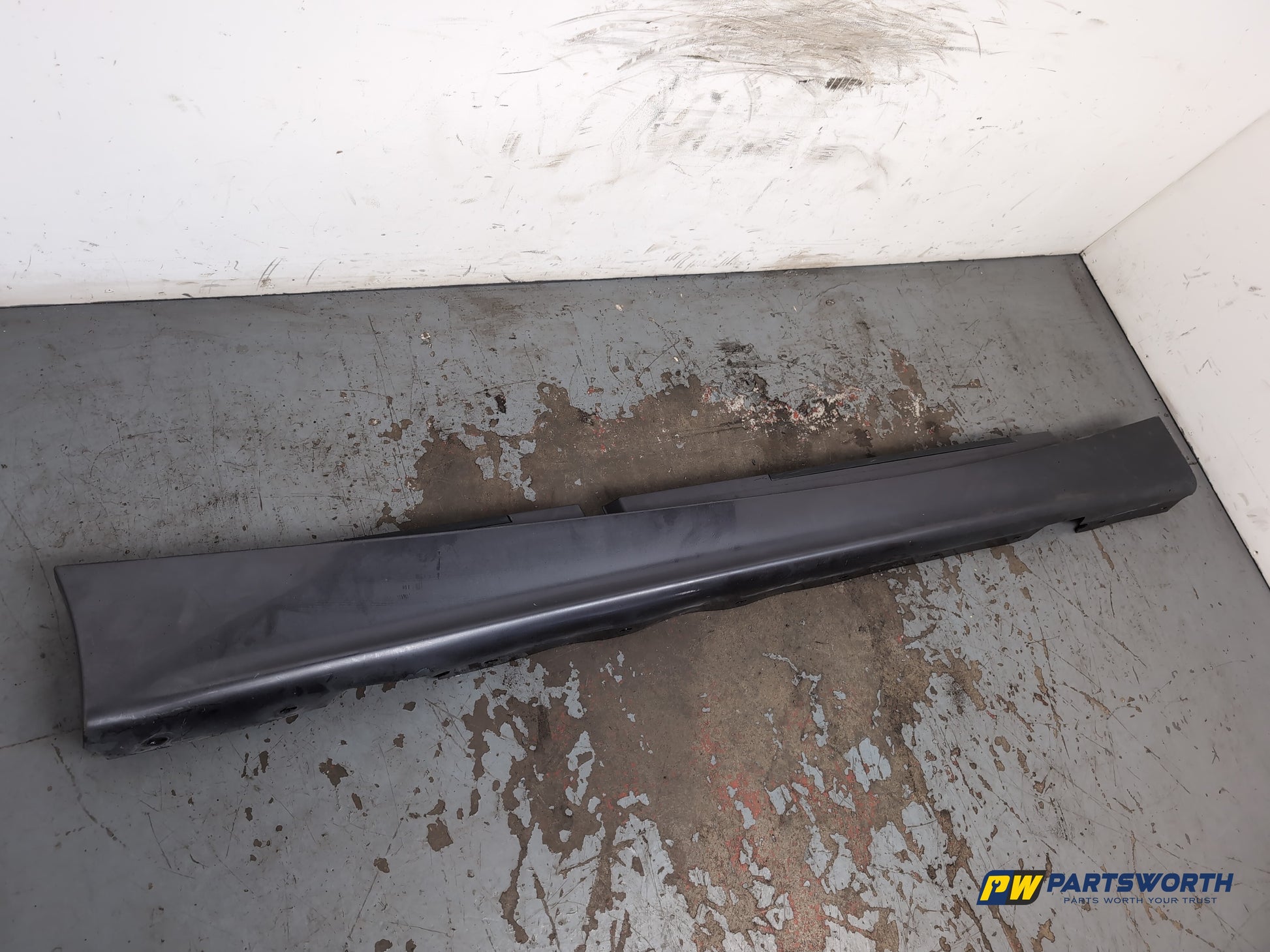 Side Skirt RH 4