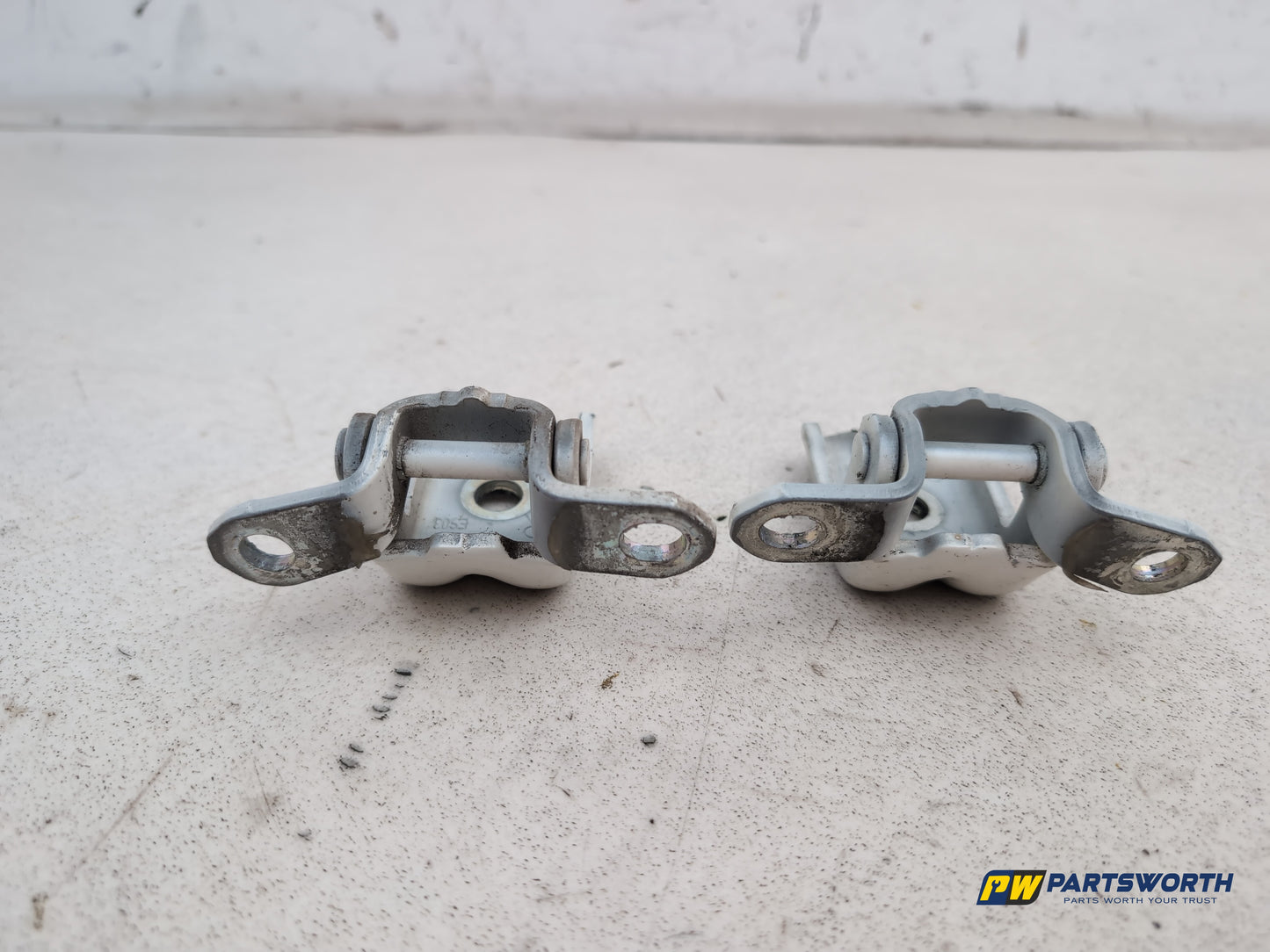 LH Front Door Hinge Pair  4