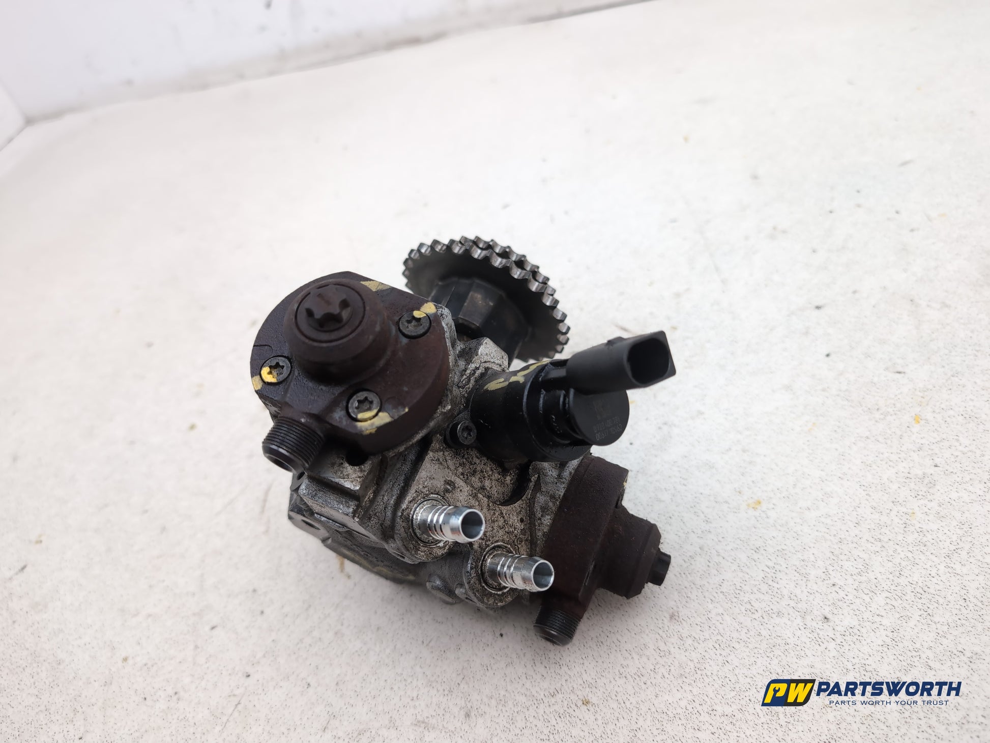 High pressure fuel pump 4