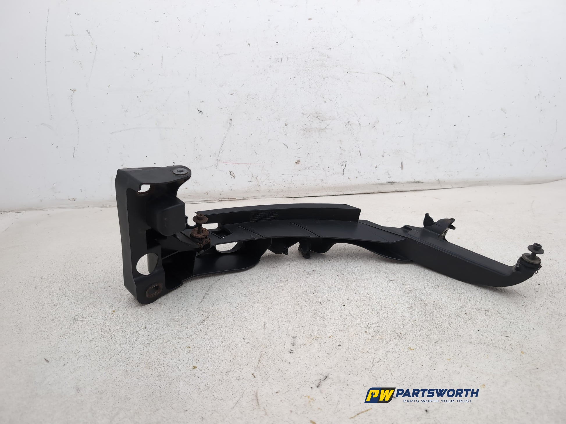 Headlamp Panel Support Bracket RH 4