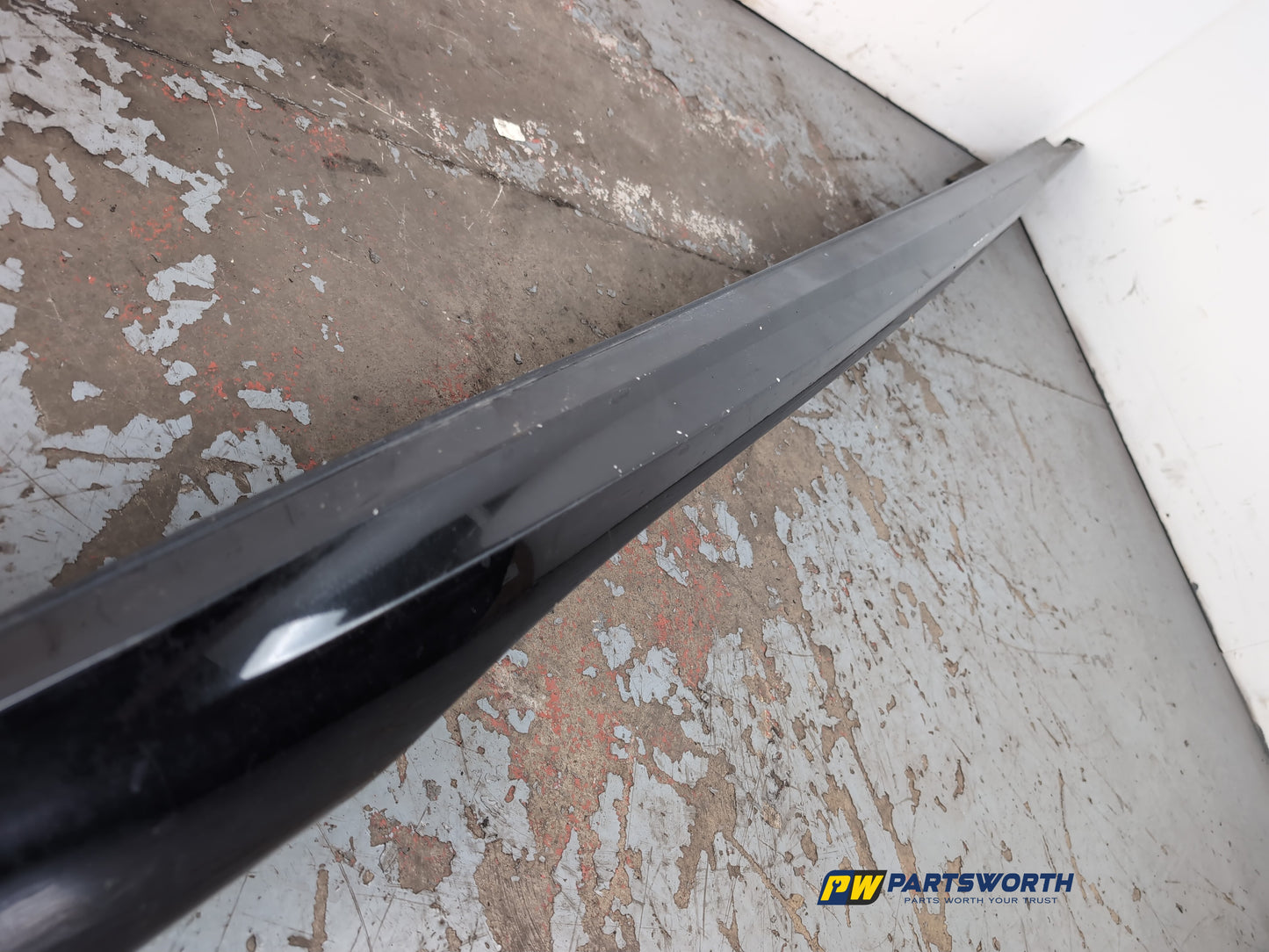 Side Skirt RH 4