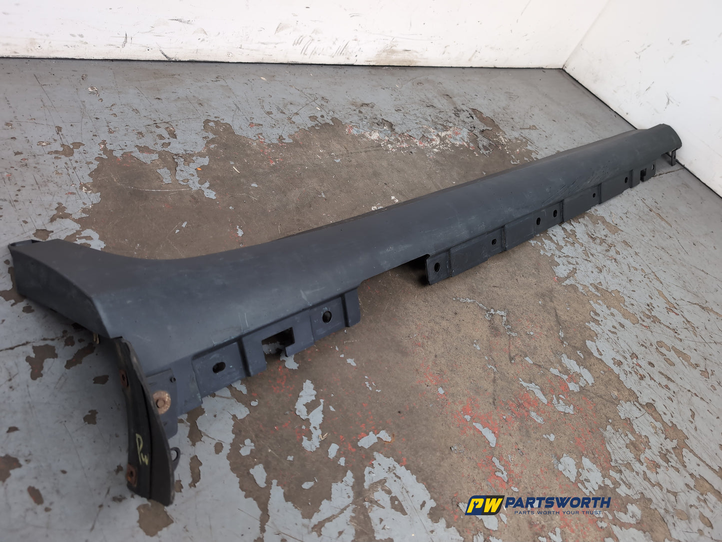 Side Skirt RH 4