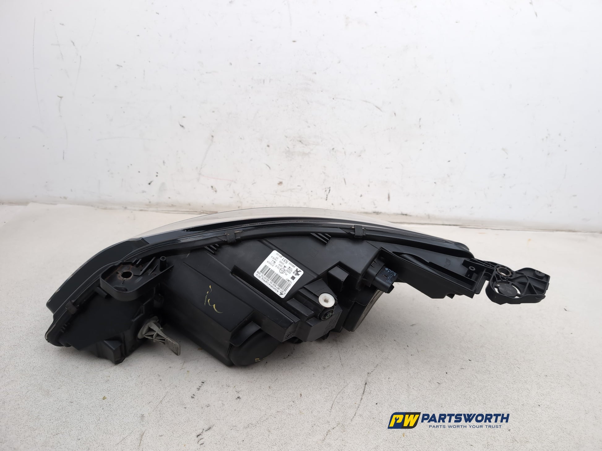 Headlamp RH 4