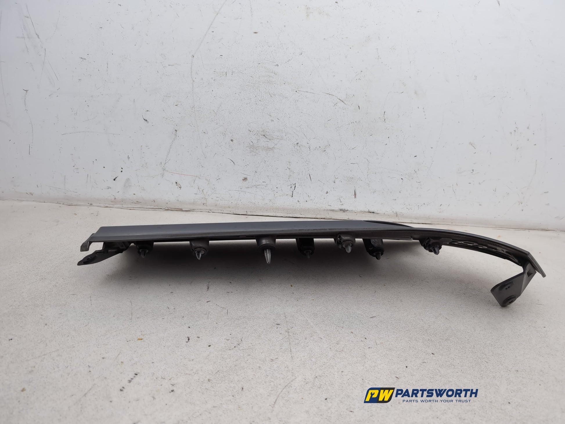 Moulding Quarter Panel RH 4