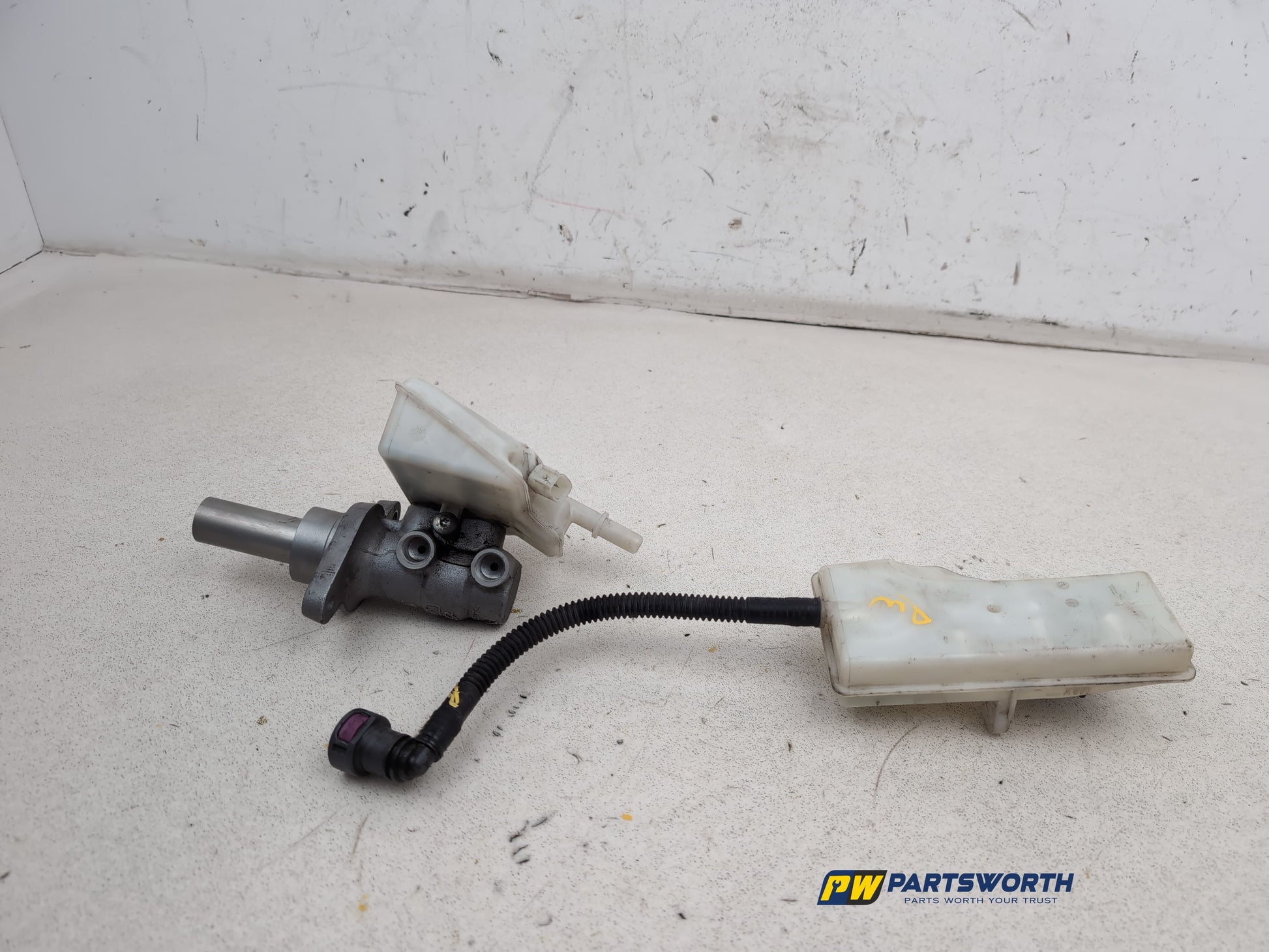 Brake Master Cylinder Assembly 4