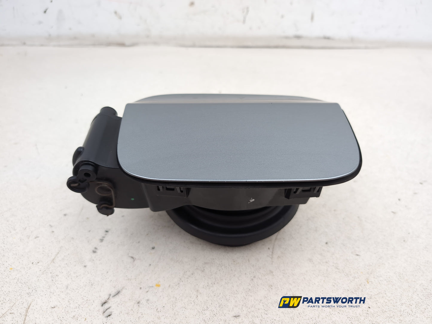 Fuel Filler Flap 4