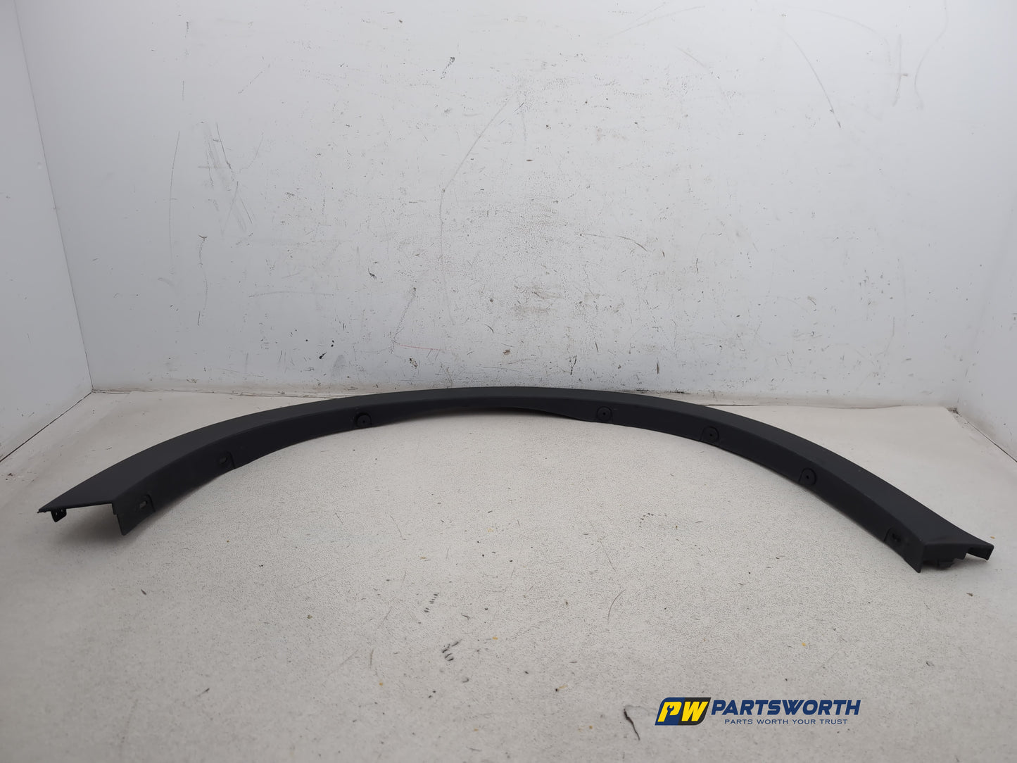 Moulding Wheel Arch Rear RH 4