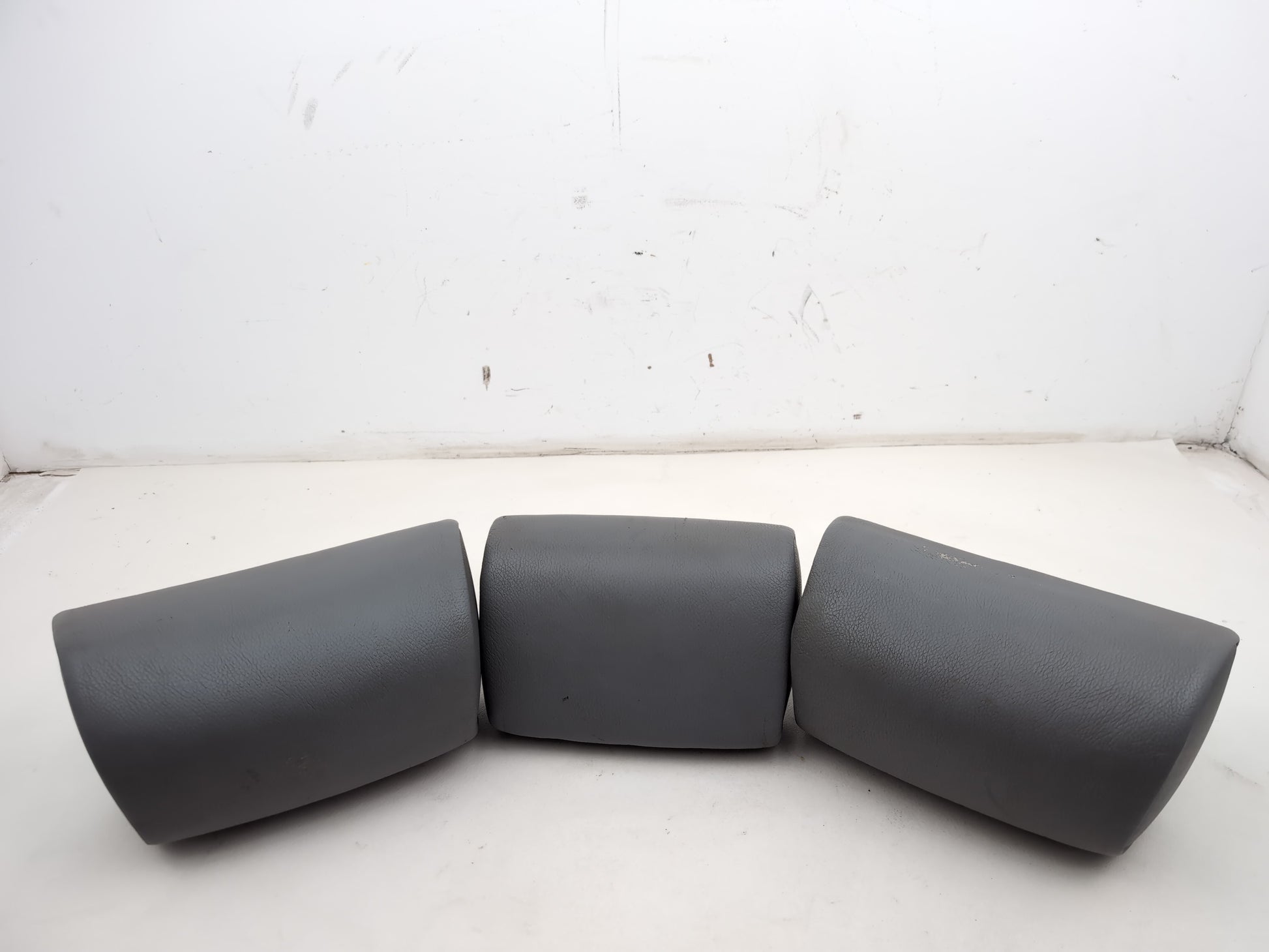 Rear Headrest 4