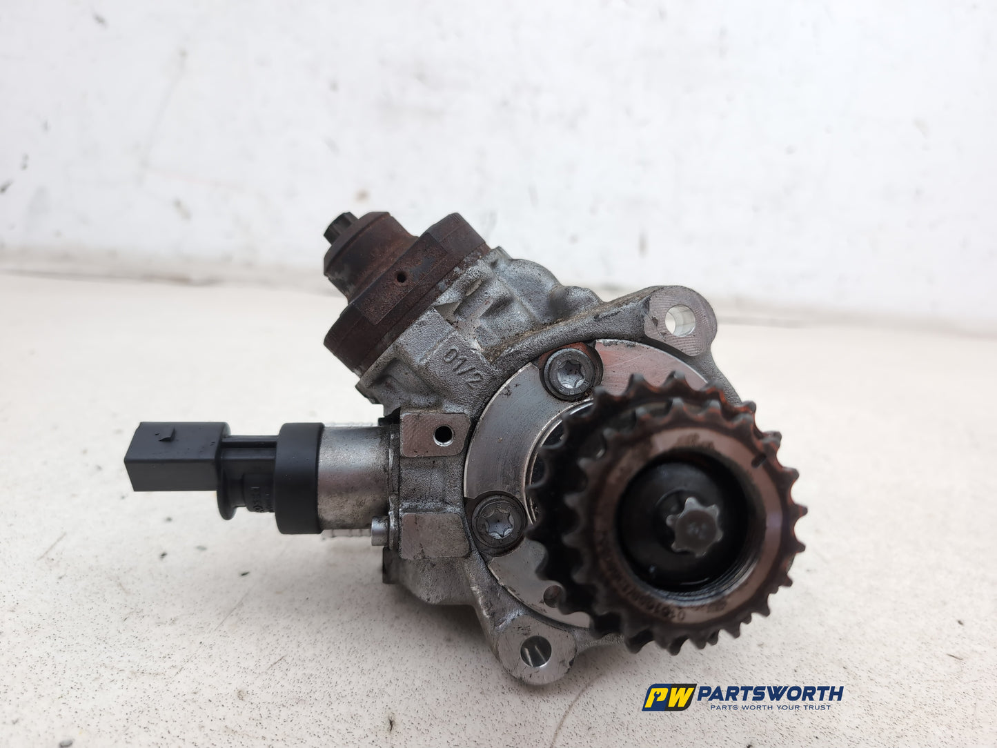 High pressure fuel pump 4