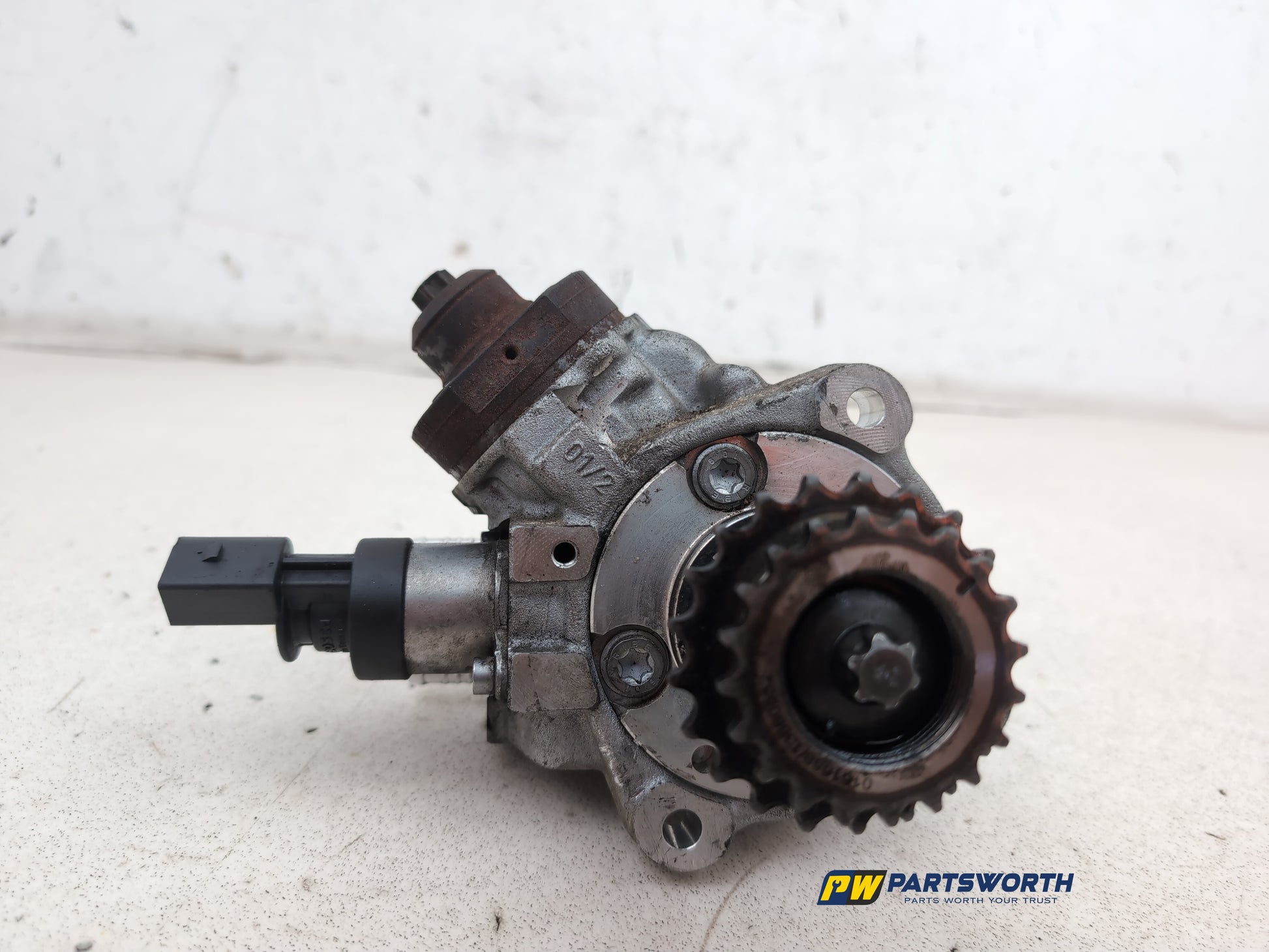 High pressure fuel pump 4