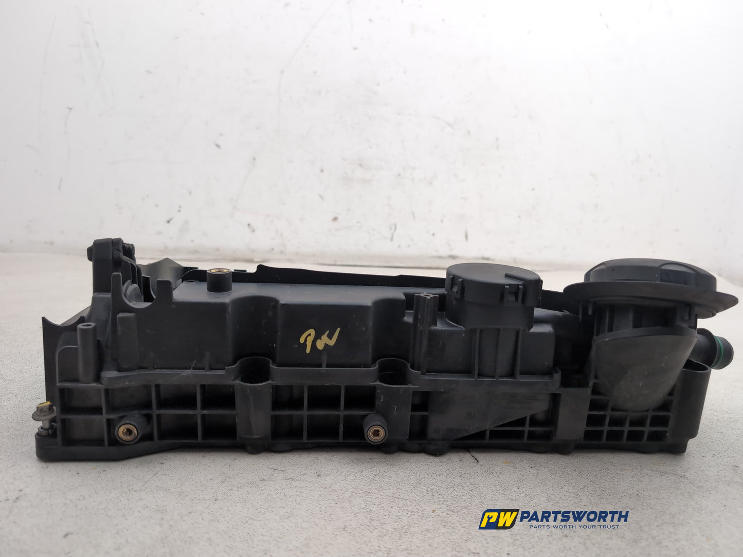 Camshaft Cover  4