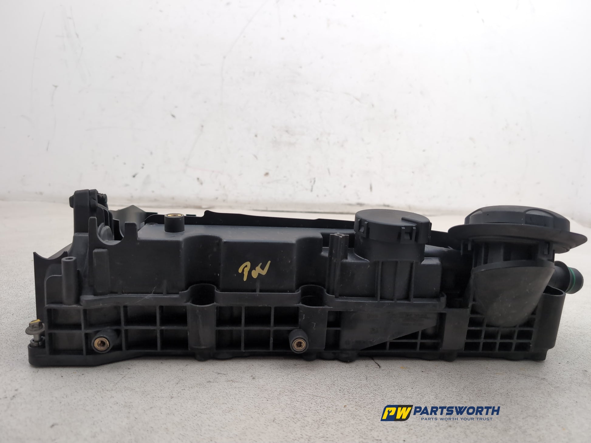 Camshaft Cover  4