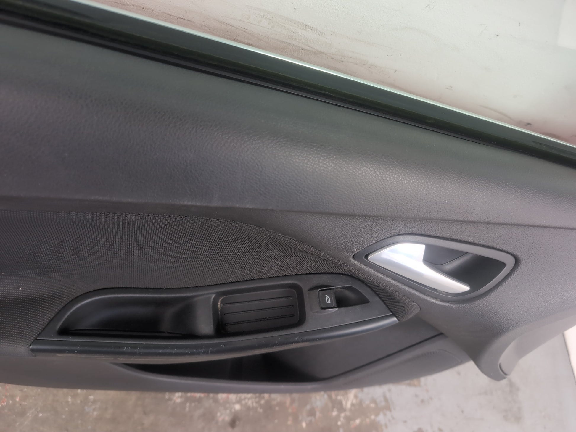 Door Front LH 11
