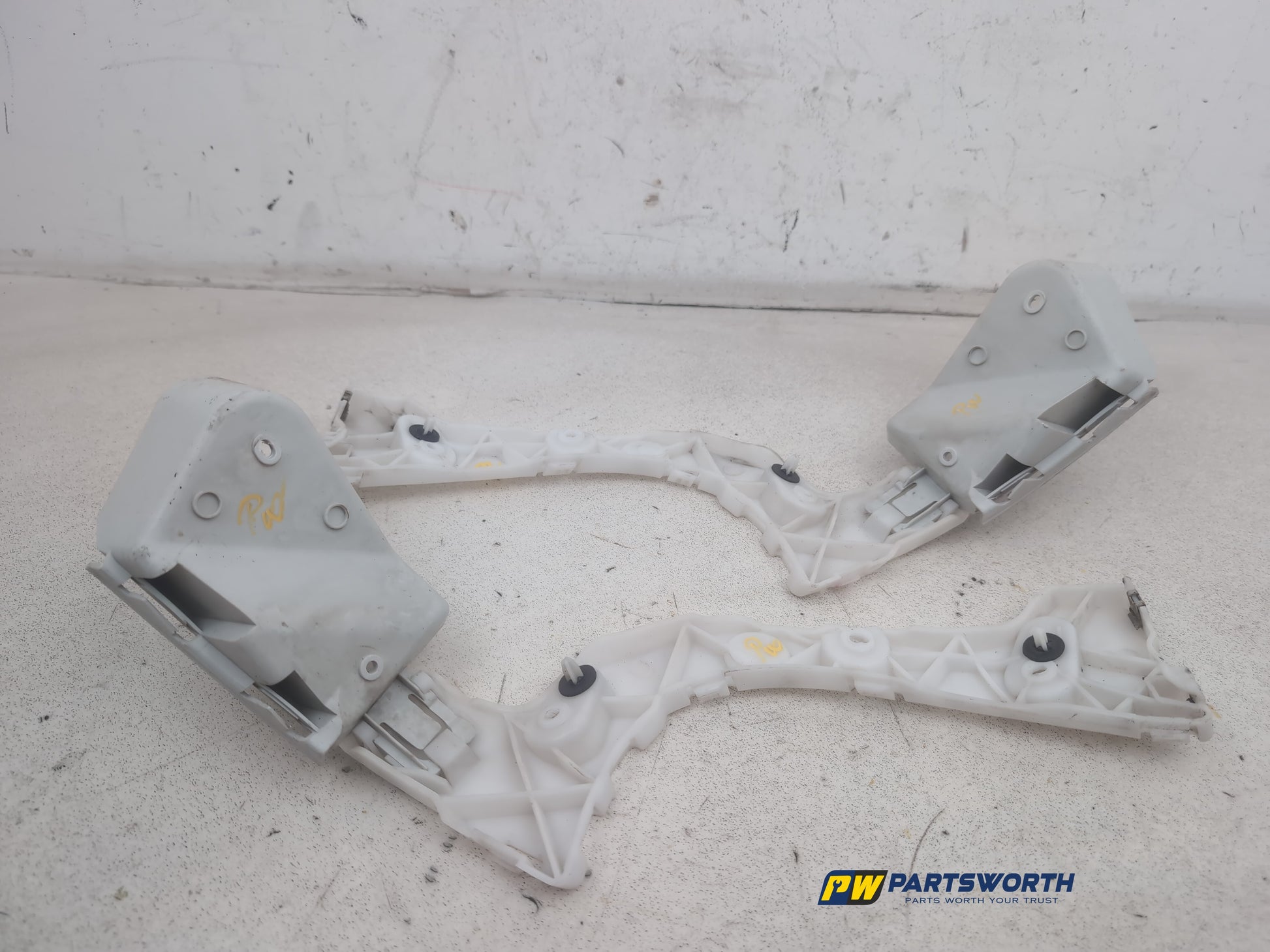 Bumper Rear Bracket LH 4
