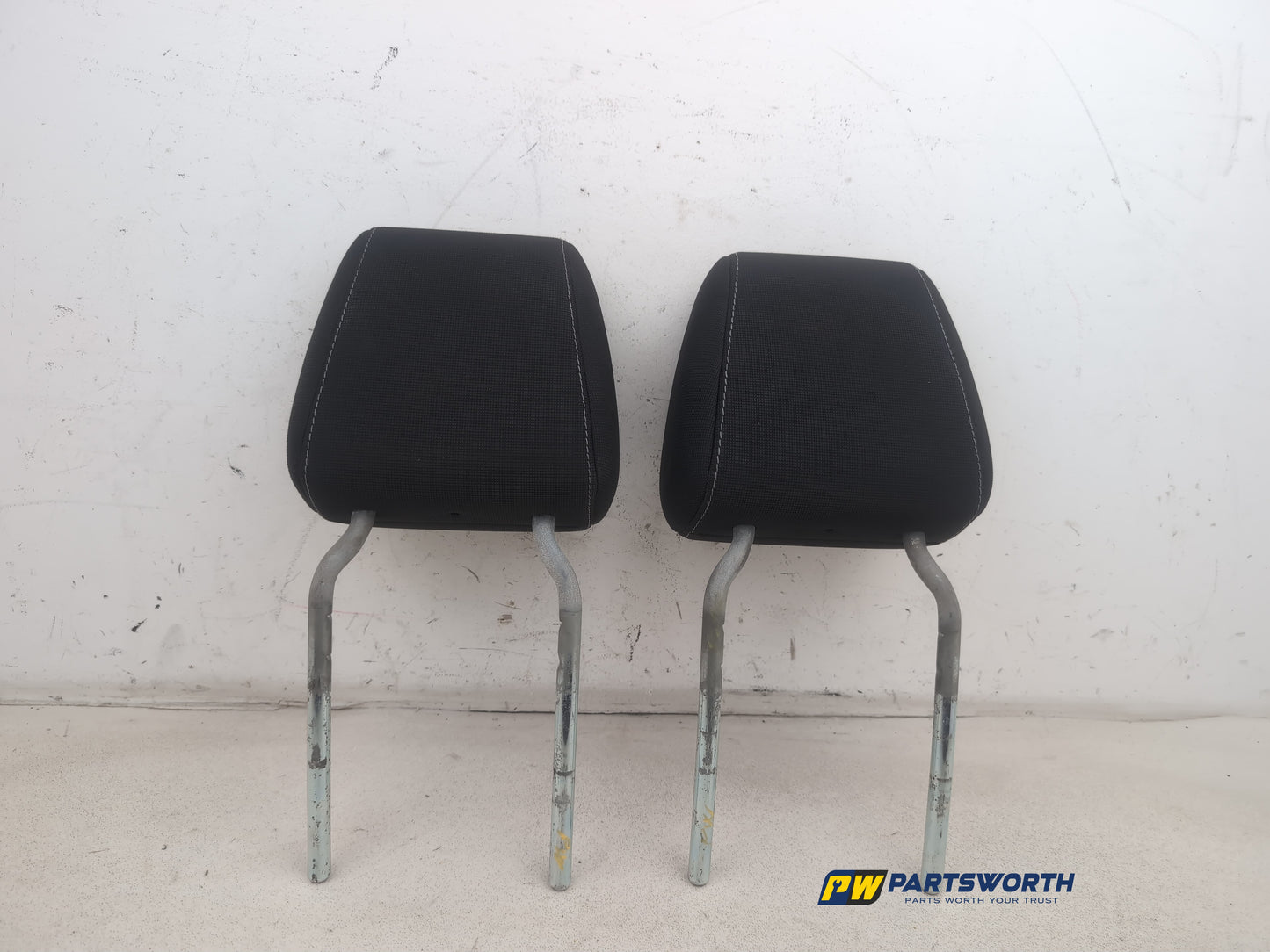 Headrest Front Pair 4