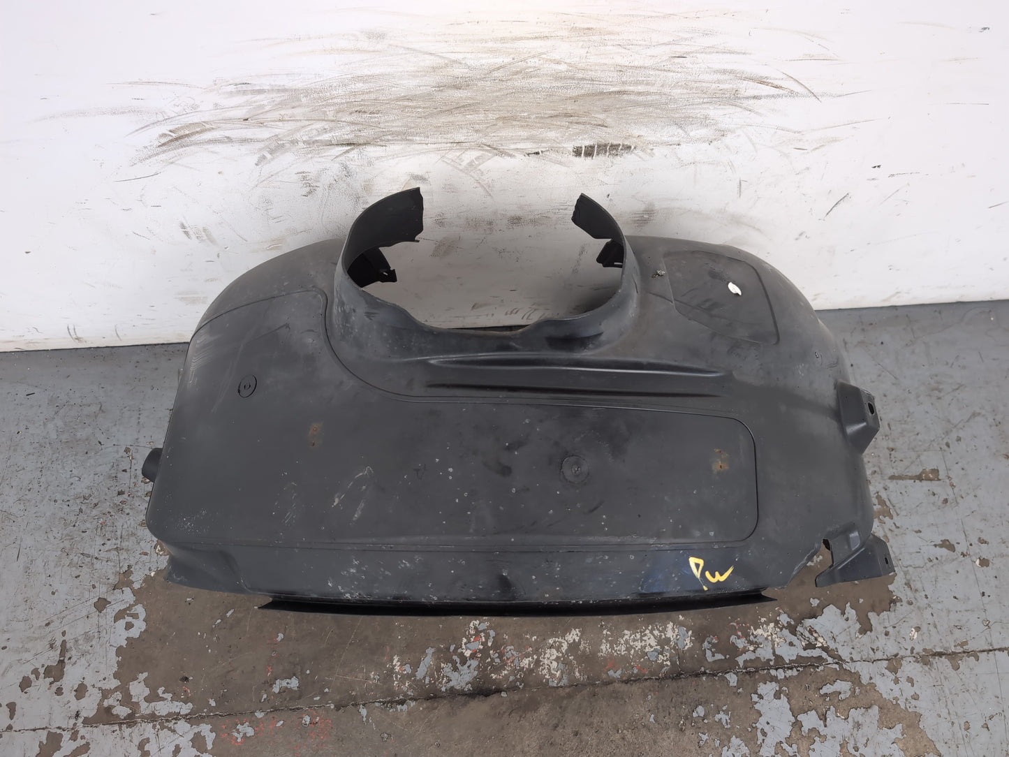 Moulding Wheel Arch Front RH 4