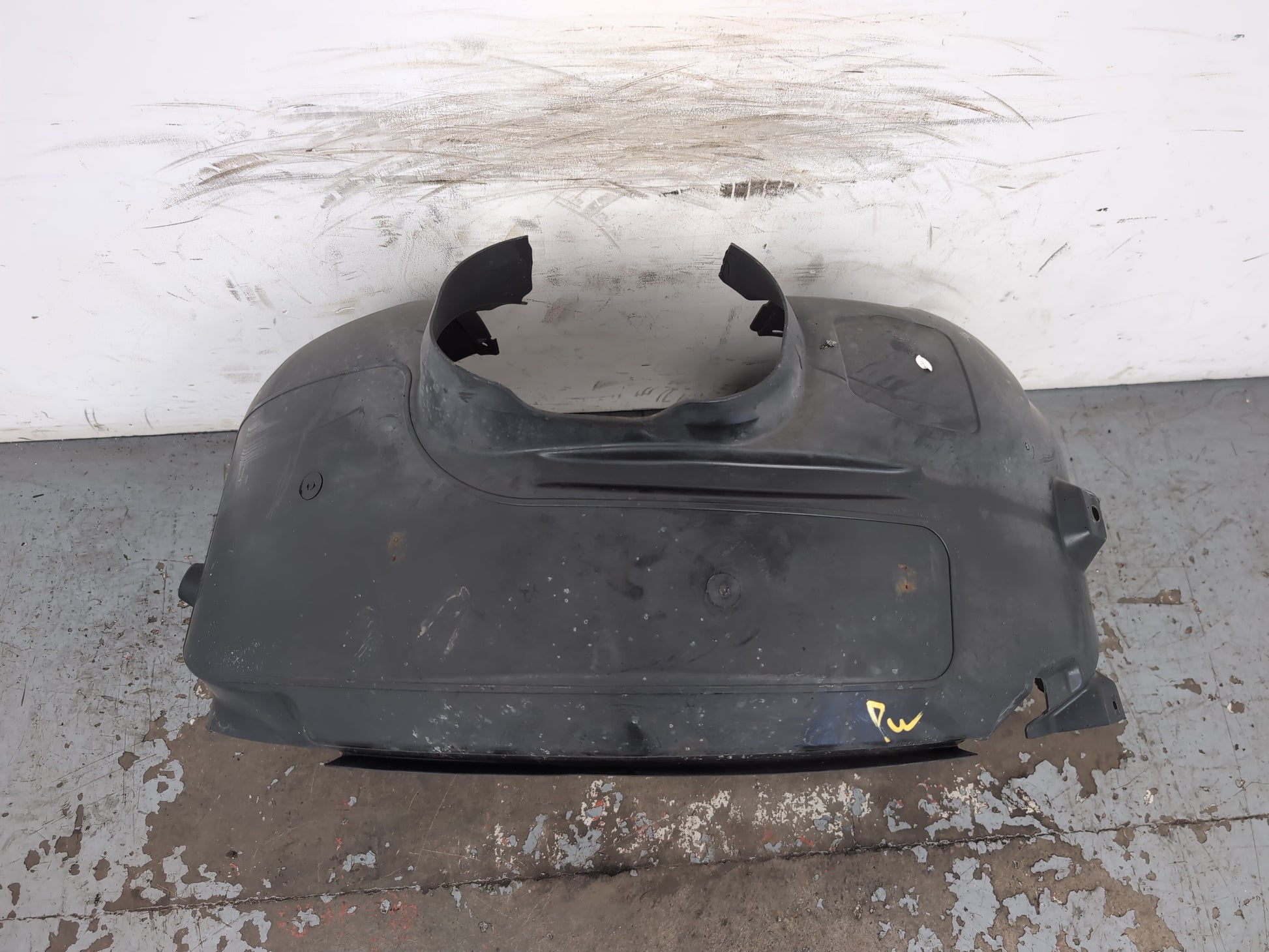 Moulding Wheel Arch Front RH 4