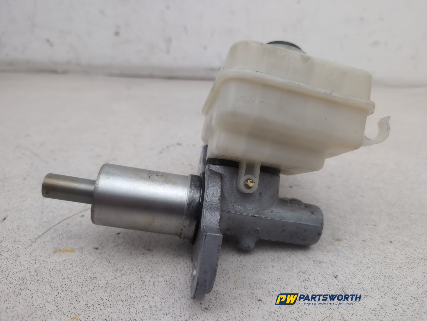 Brake Master Cylinder Assembly 4