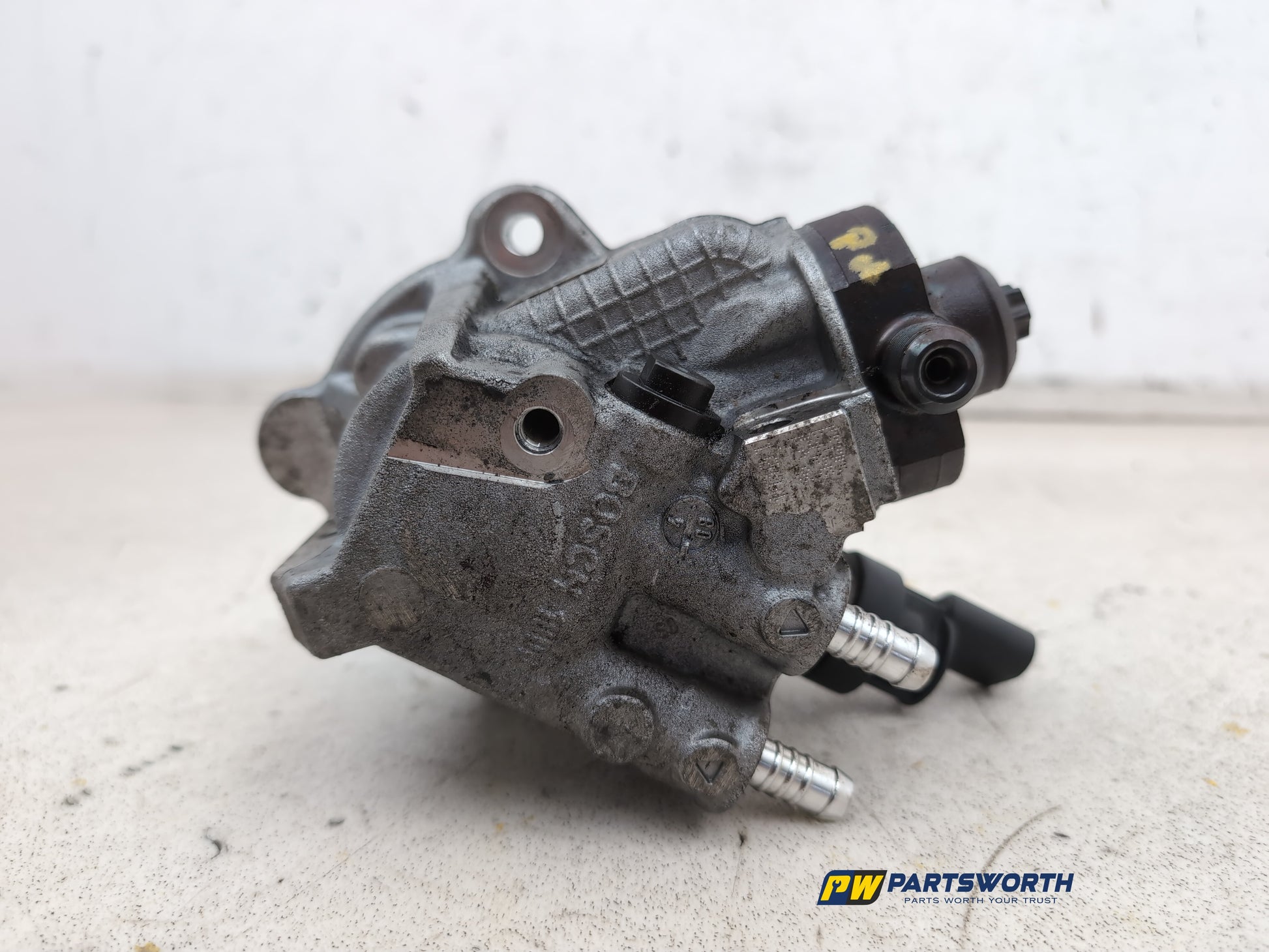 High pressure fuel pump 4