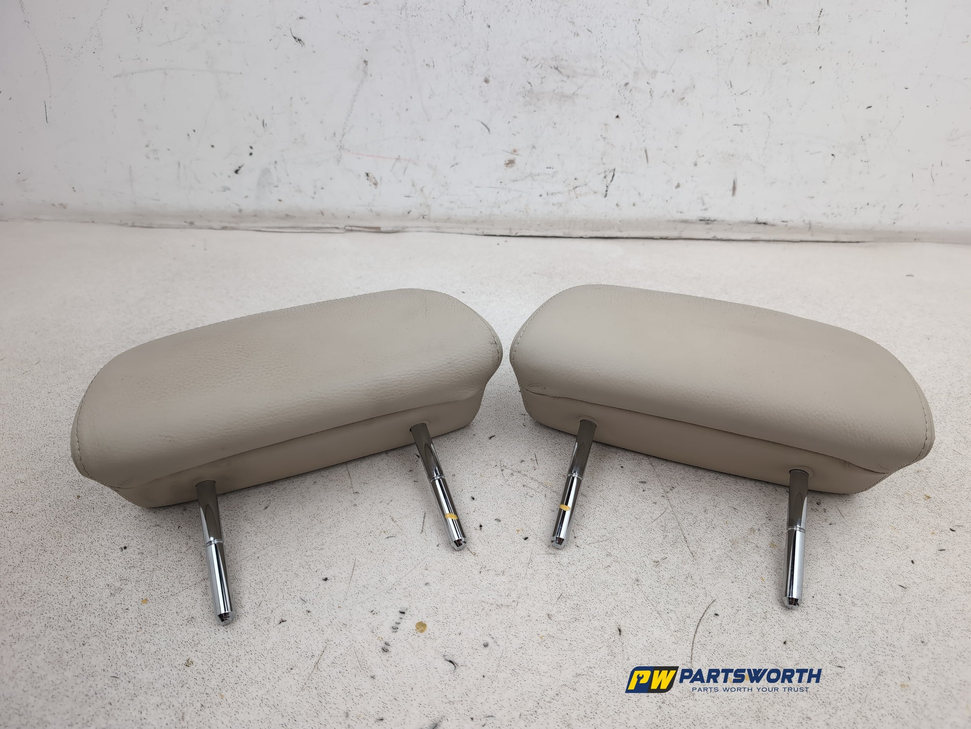 Rear Headrest 4