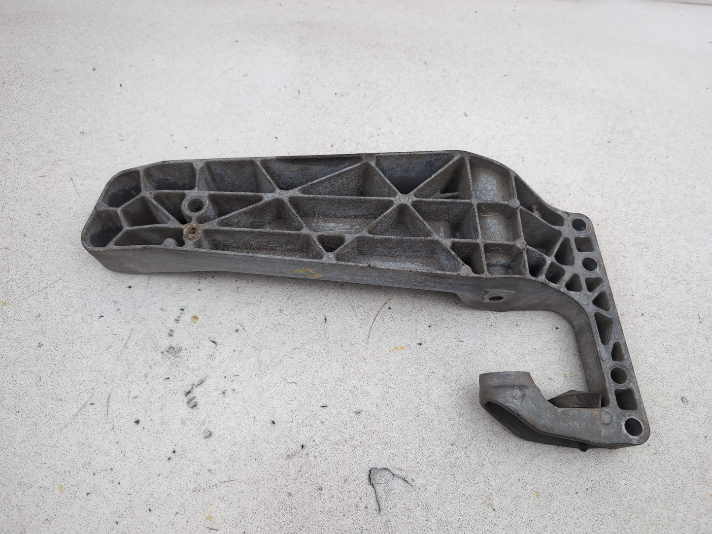 Transmission Mounting Bracket 4